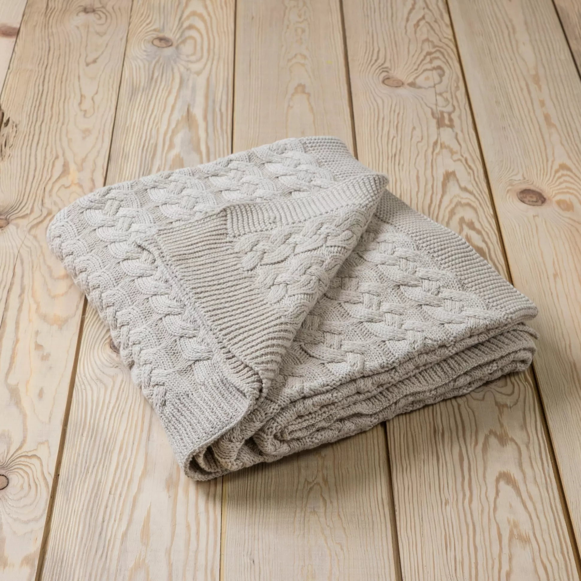 Belmont Double Cable Knit Throw, Linen^Be Home Flash Sale