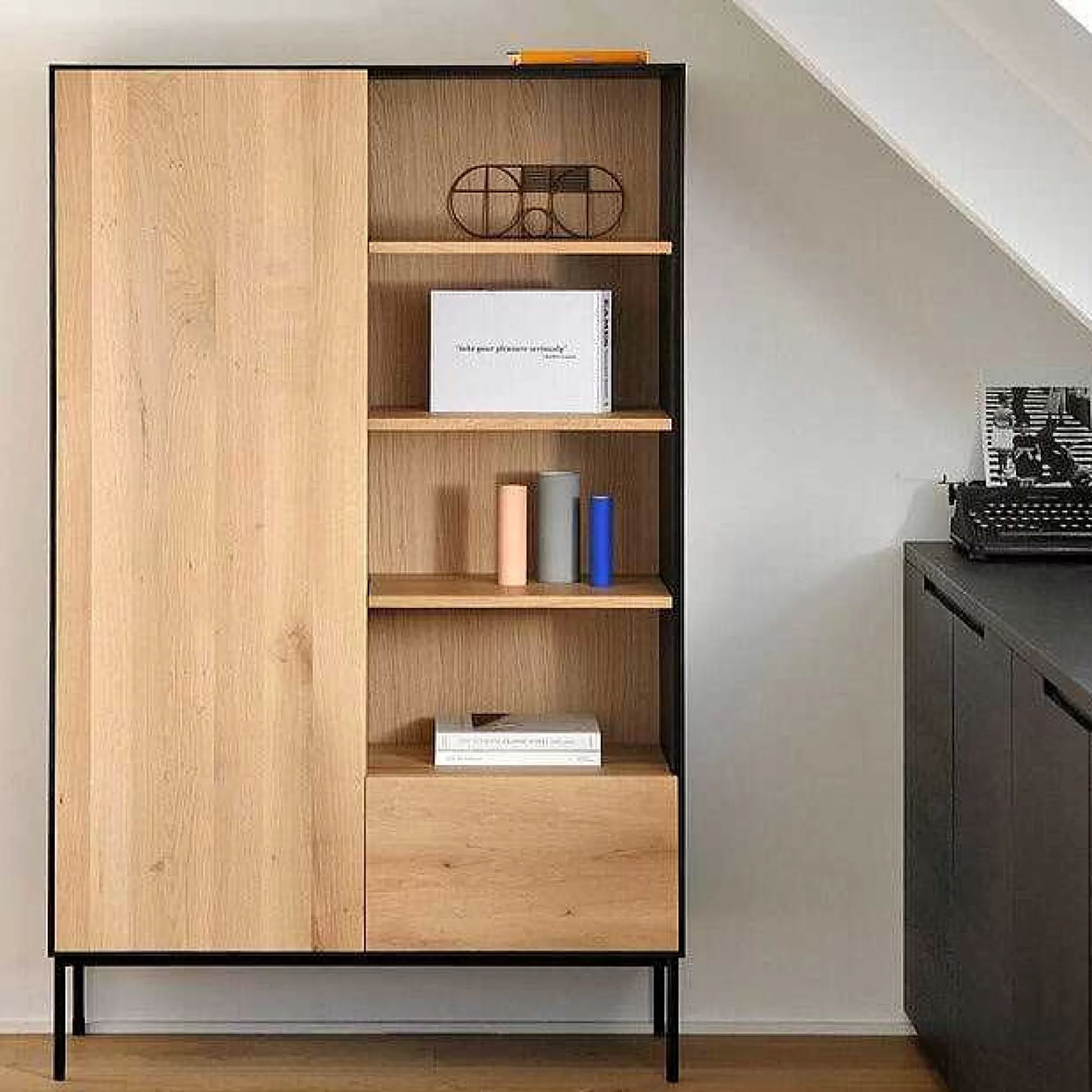 Be Home Cabinets<Blackbird Solid Oak Cabinet