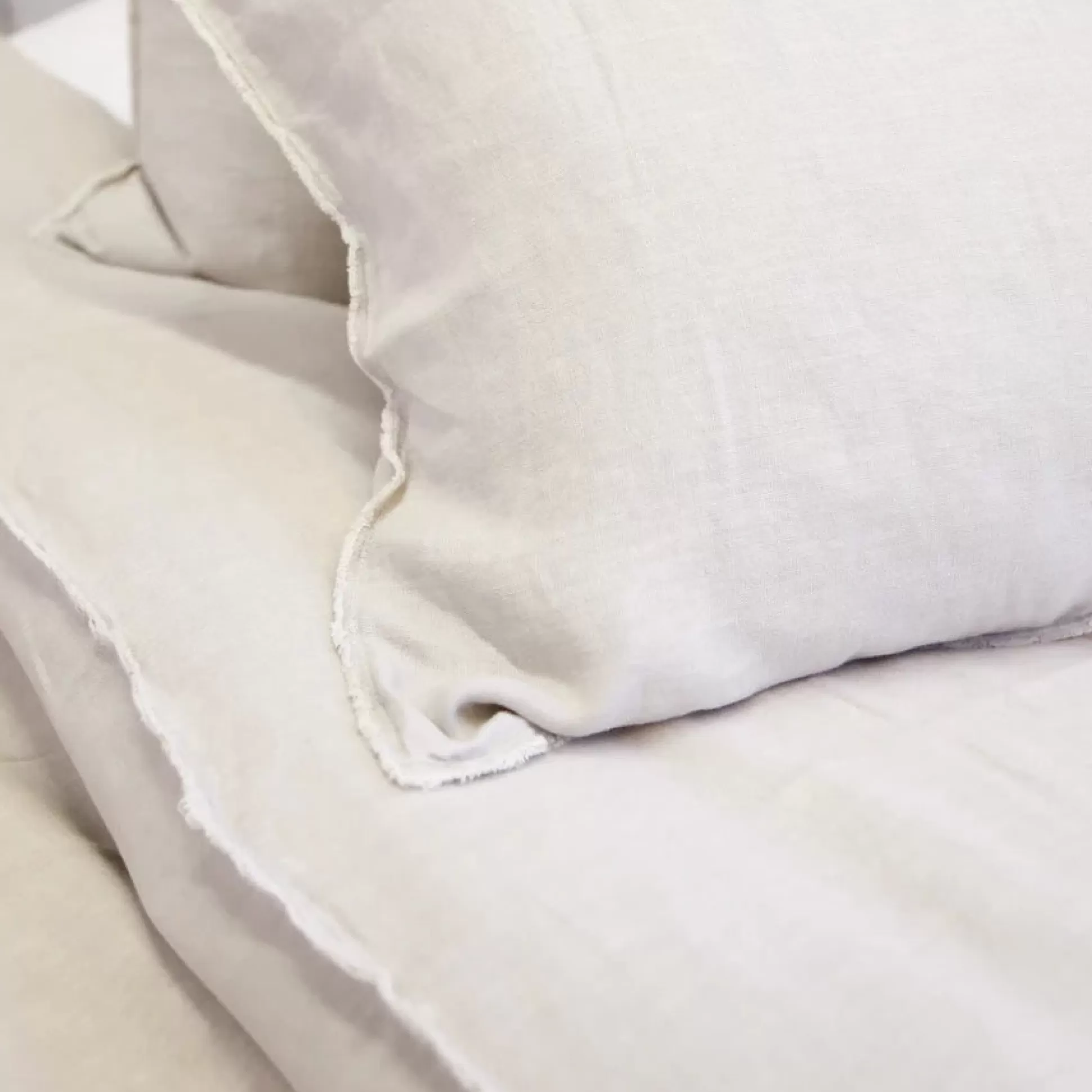 Blair King Duvet Cover, Taupe^Be Home Flash Sale