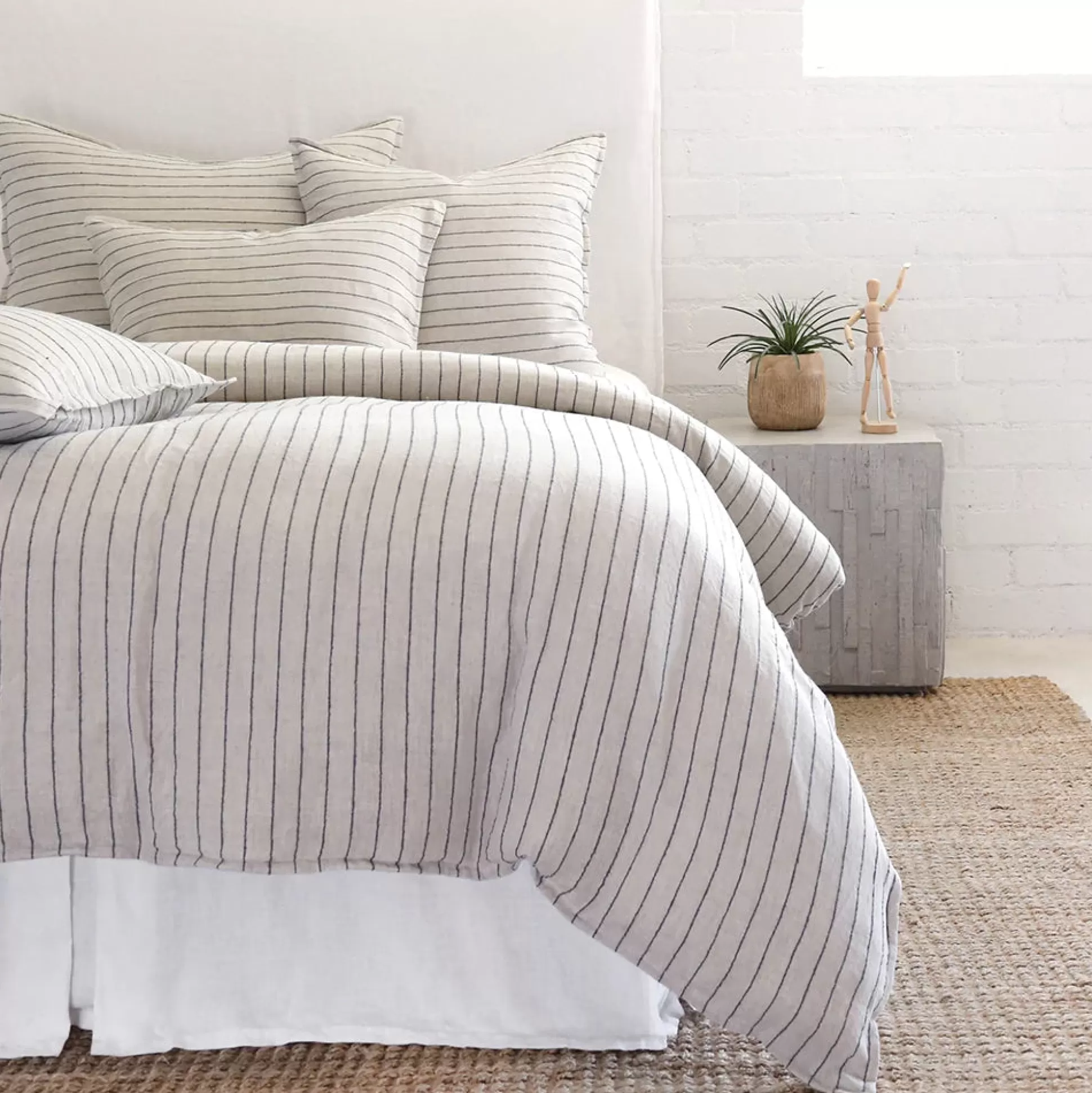 Blake King Duvet, Flax & Midnight^Be Home Hot