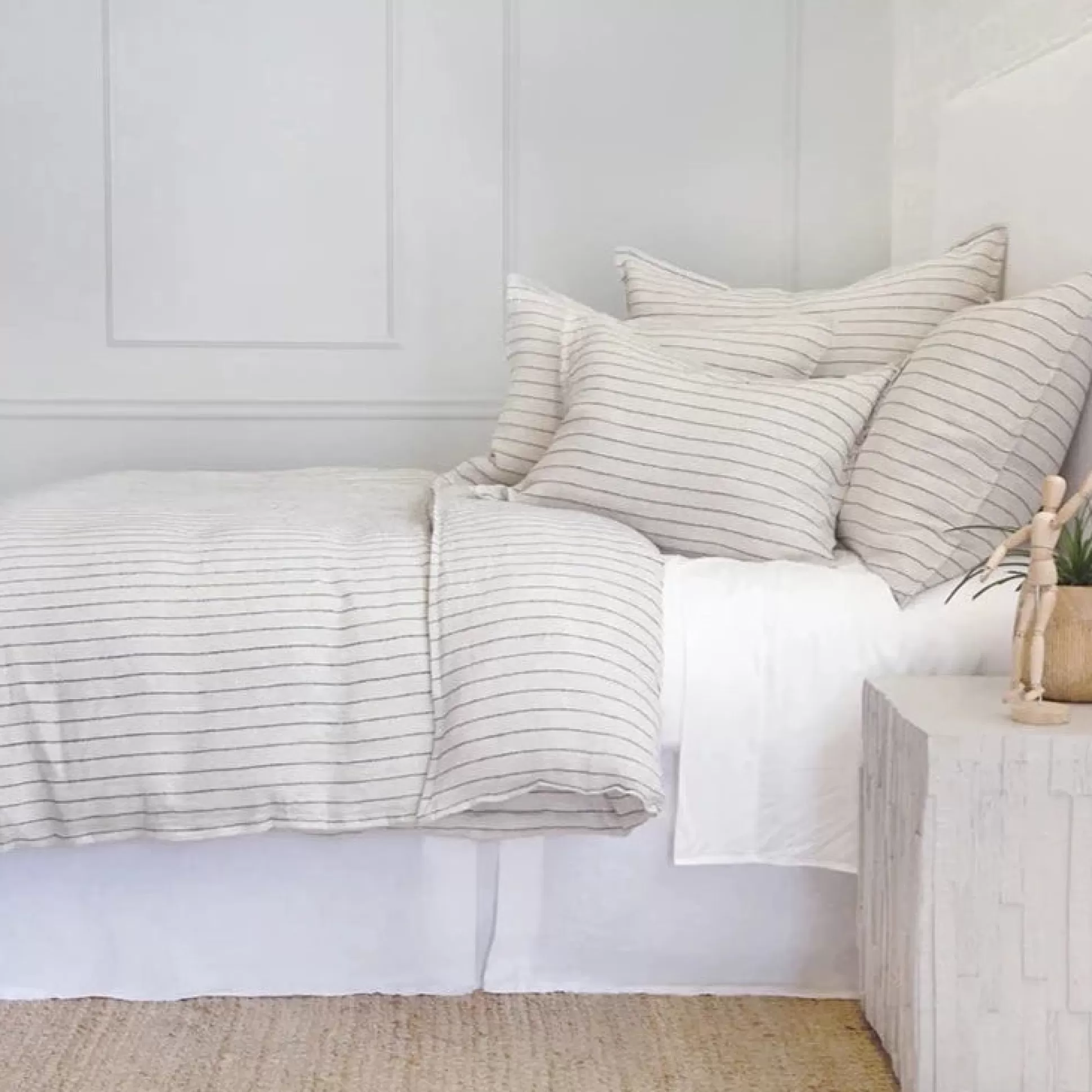 Blake King Duvet, Flax & Midnight^Be Home Hot