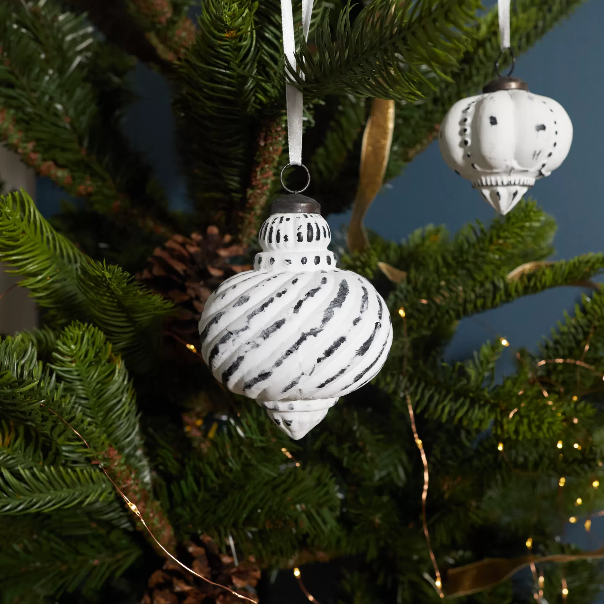 Breckenridge Ornament, Floro^Be Home Outlet