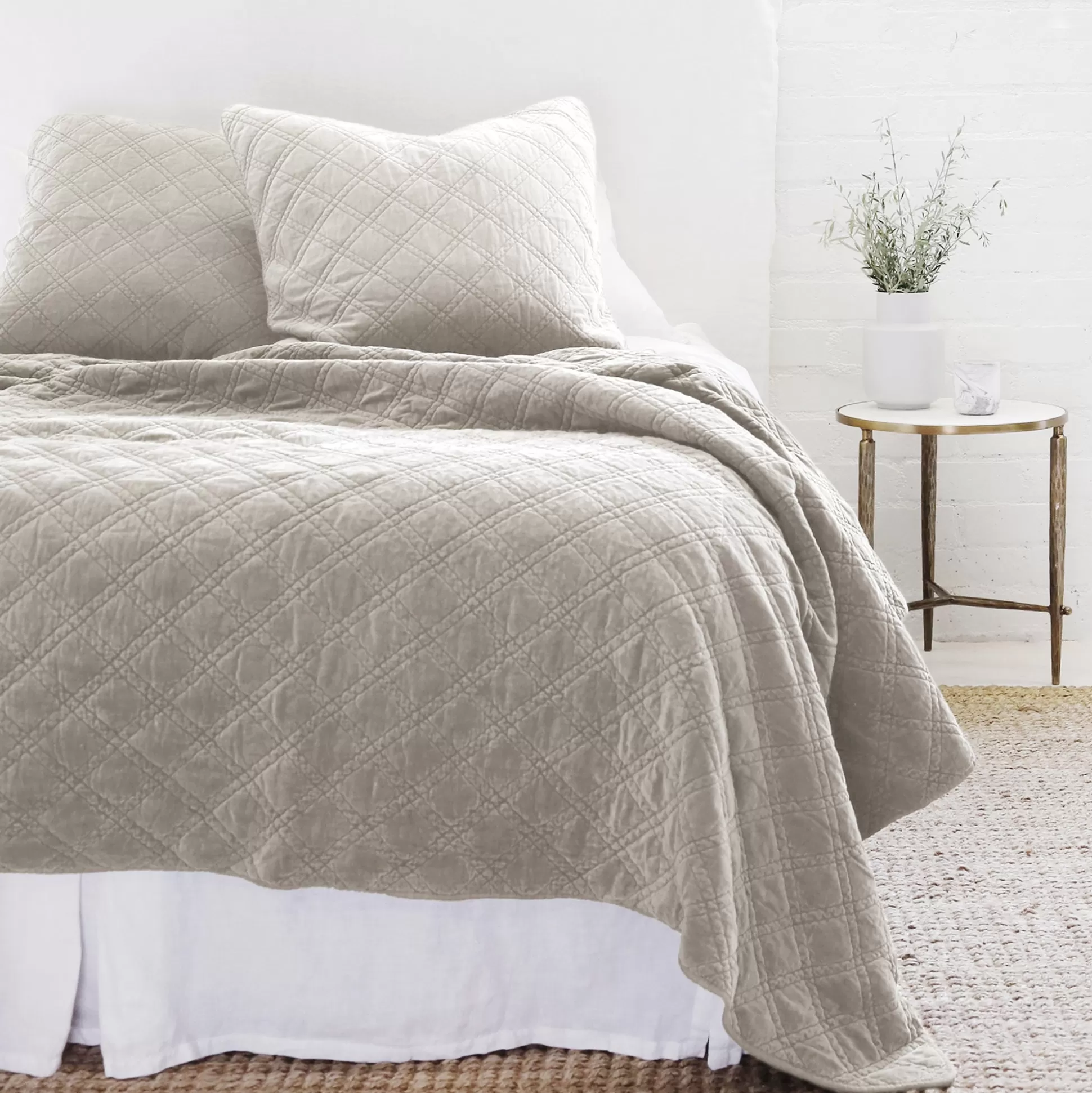 Brussels Queen Coverlet, Taupe^Be Home Fashion