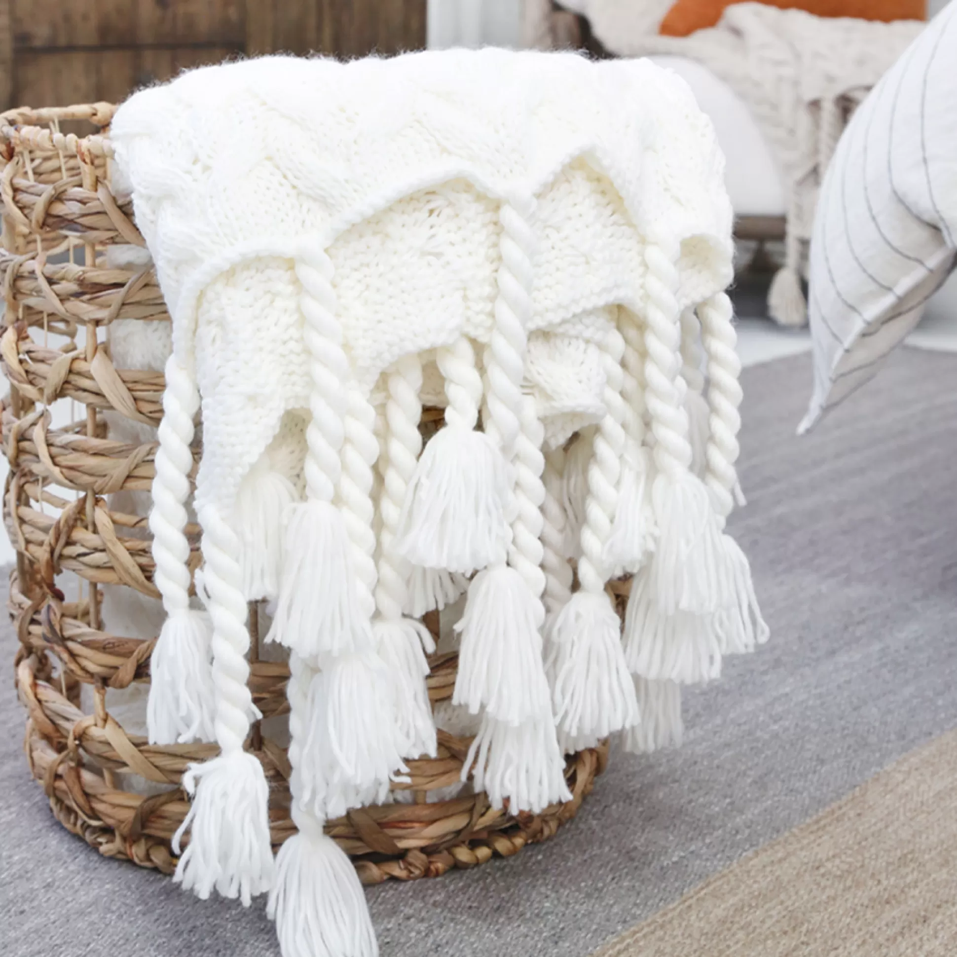 Capistrano Throw, Winter White^Be Home Shop