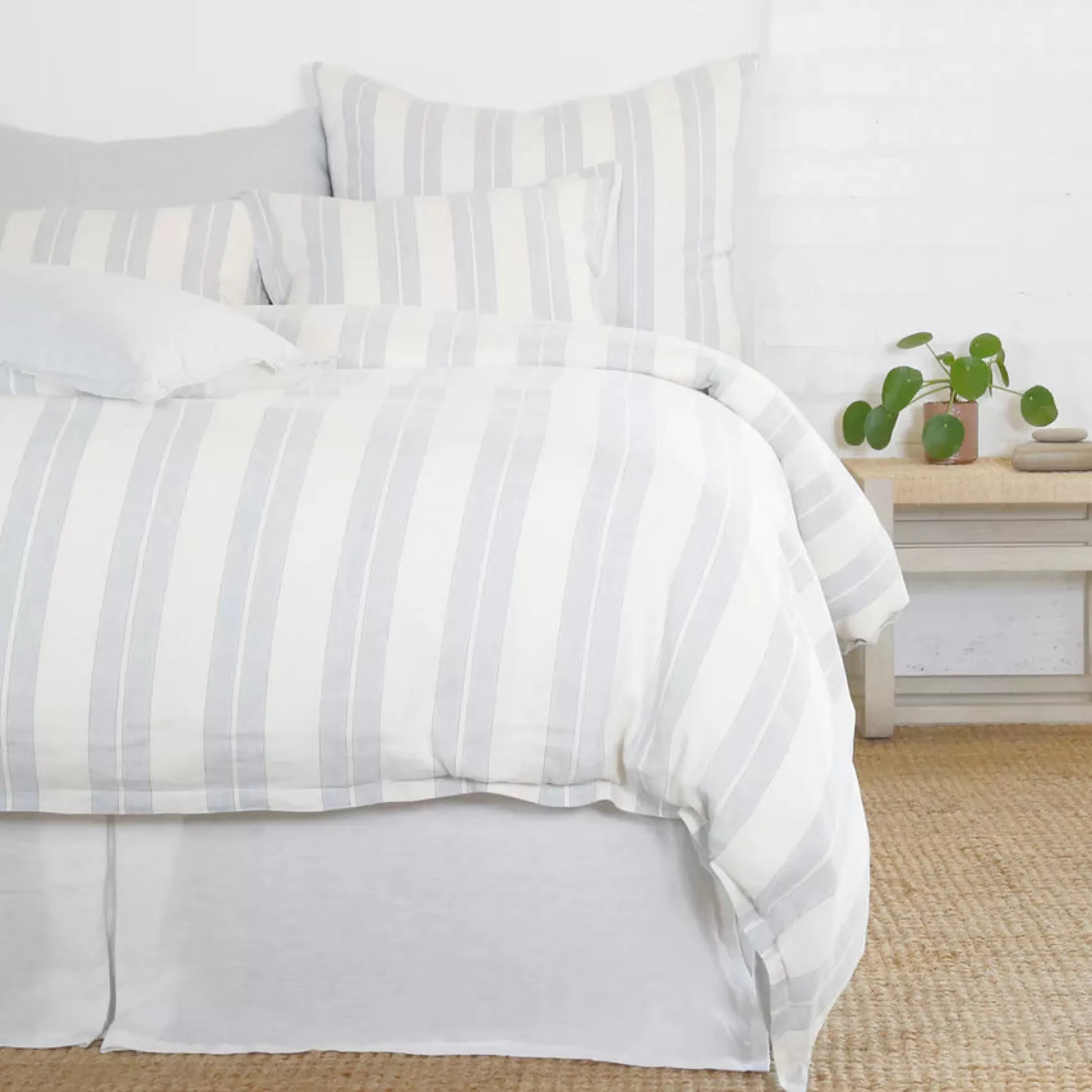 Carter Queen Duvet Cover, Ivory & Denim^Be Home Online