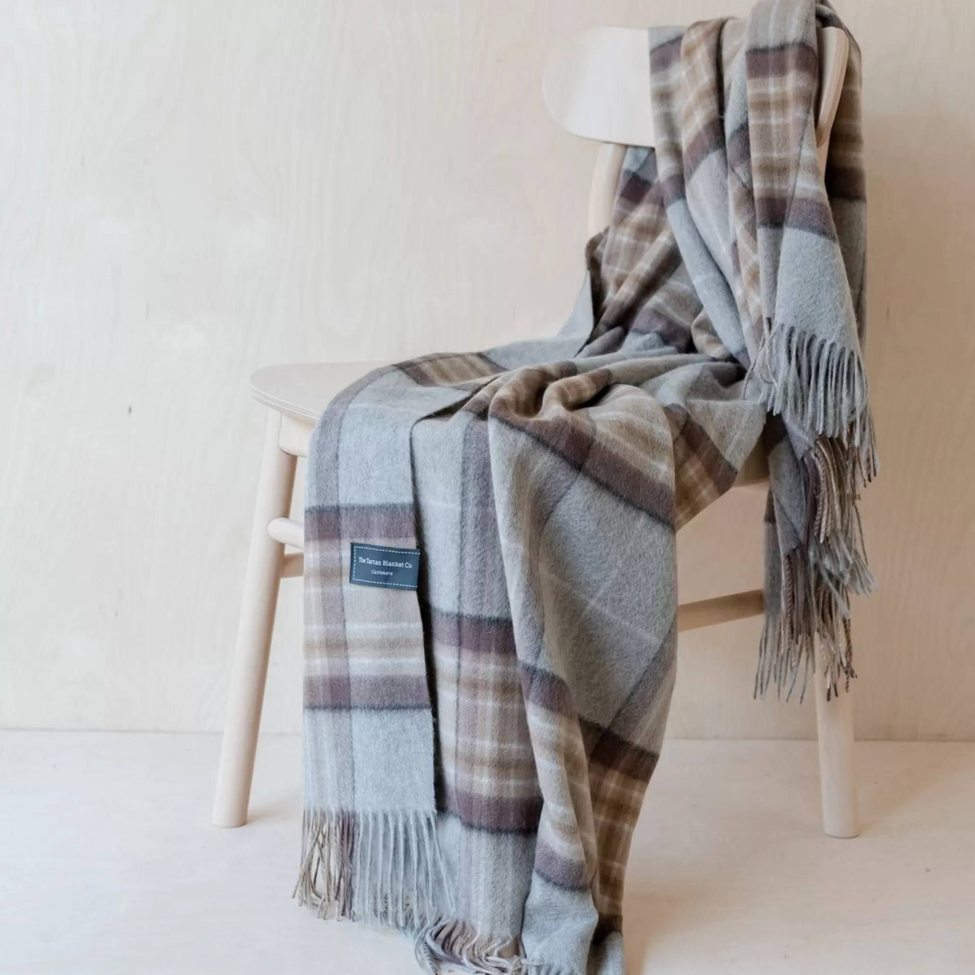 Cashmere Knee Blanket in Mackellar Tartan^Be Home Clearance