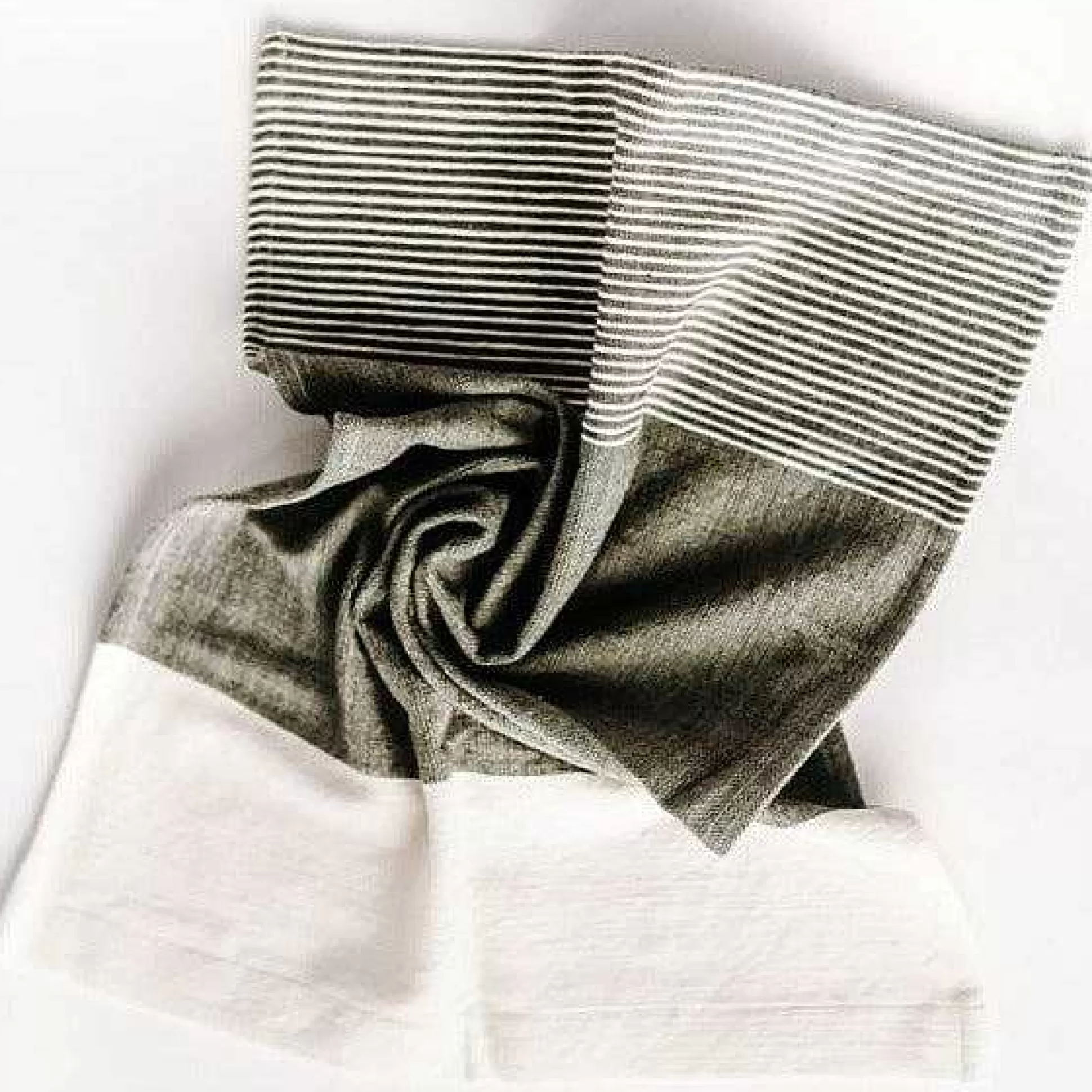 Be Home Hand Towels<Chesapeake Hand Towel, Grey with Natural