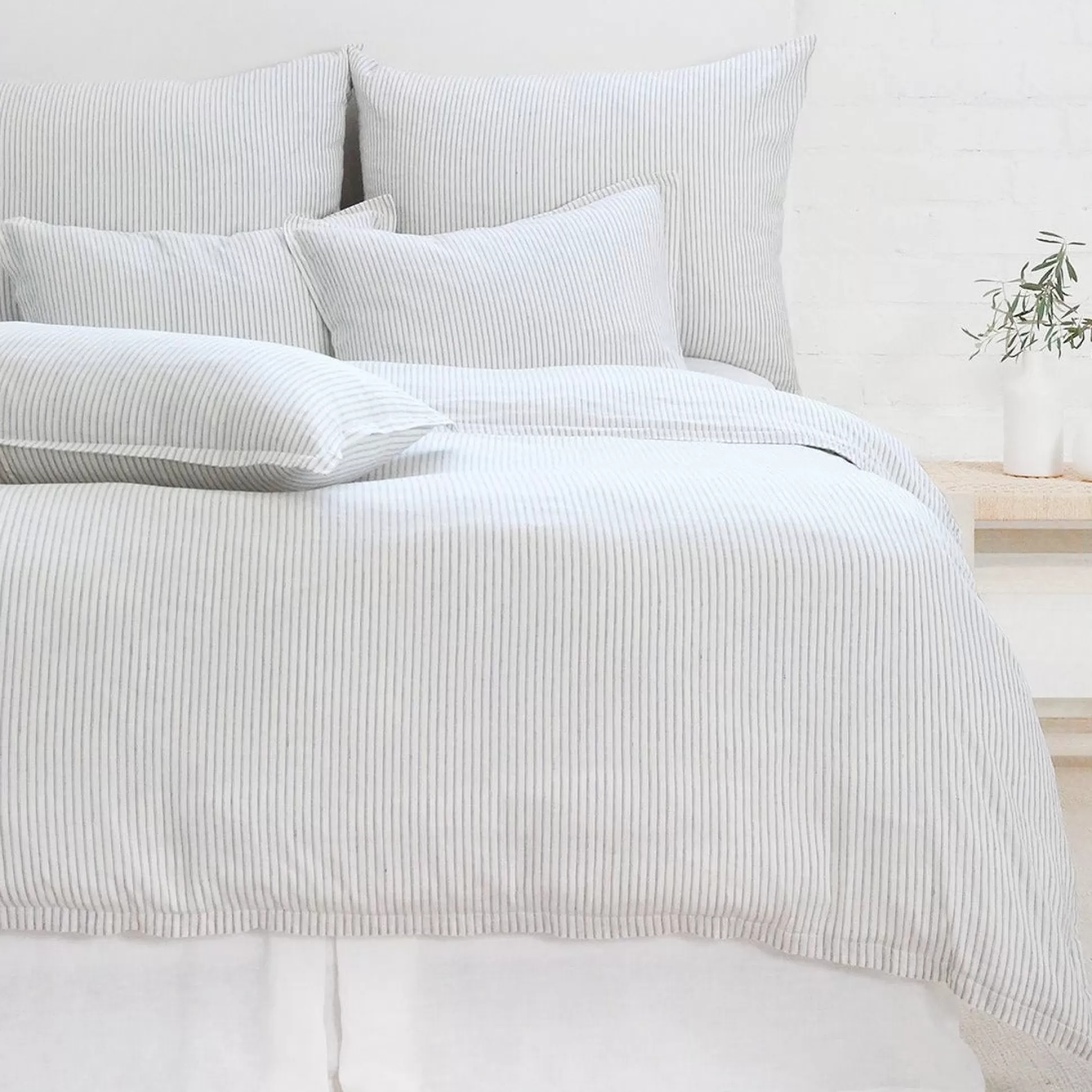 Connor King Duvet, Ivory & Indigo^Be Home Store