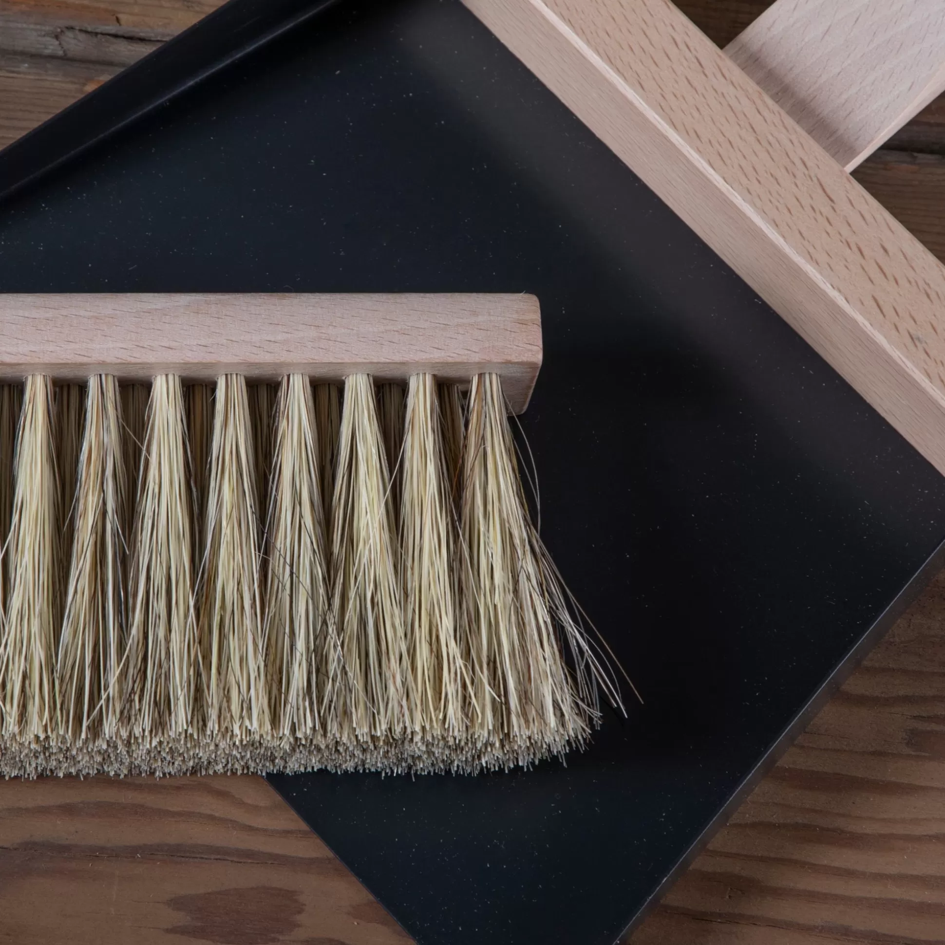 Dustpan & Natural Brush Set, Black^Be Home Outlet