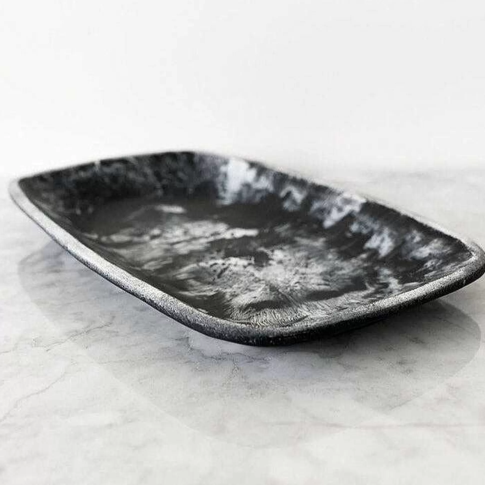 Be Home Trays<Handmade Resin Tray, Black Marble, Large