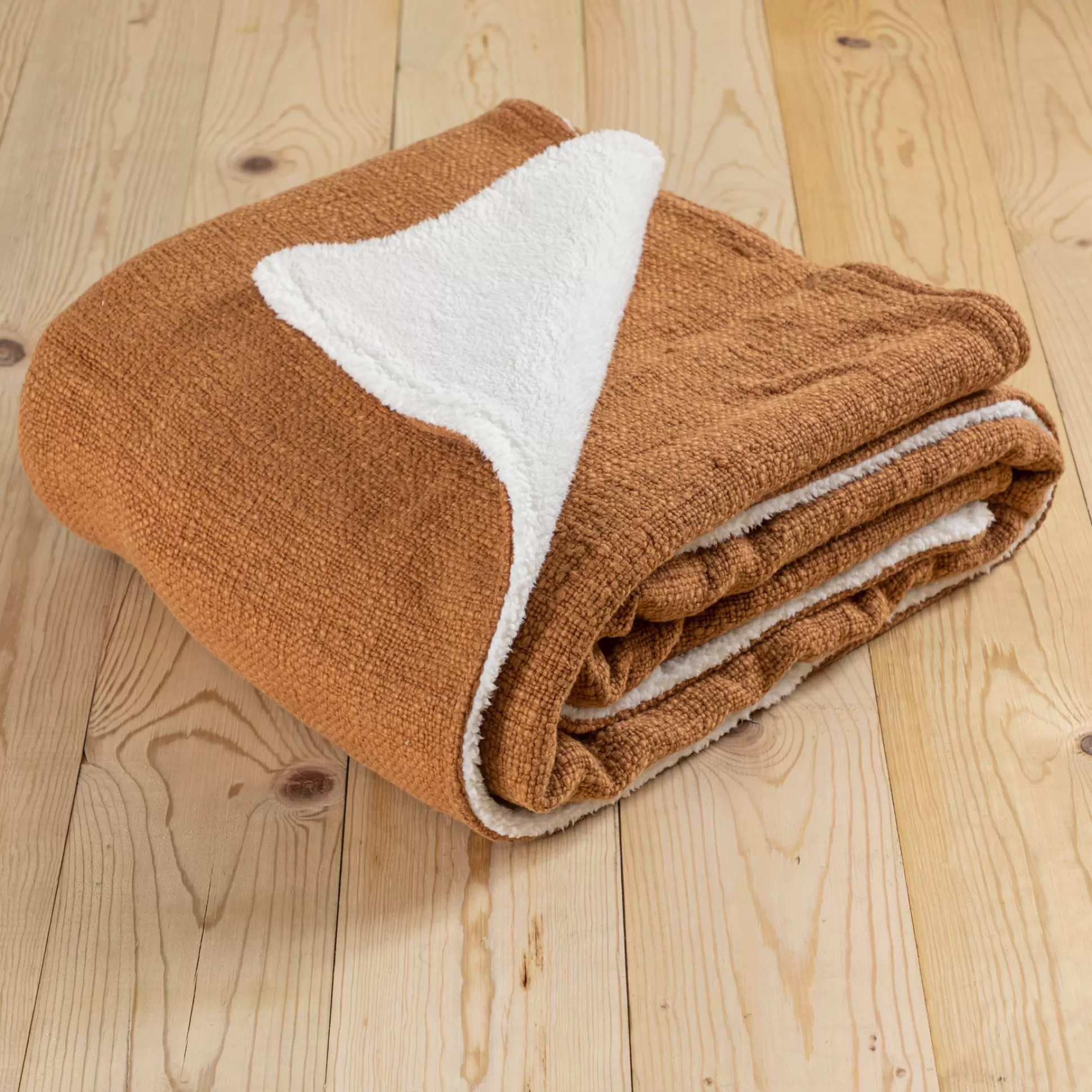 Humboldt Throw, Amber^Be Home Clearance