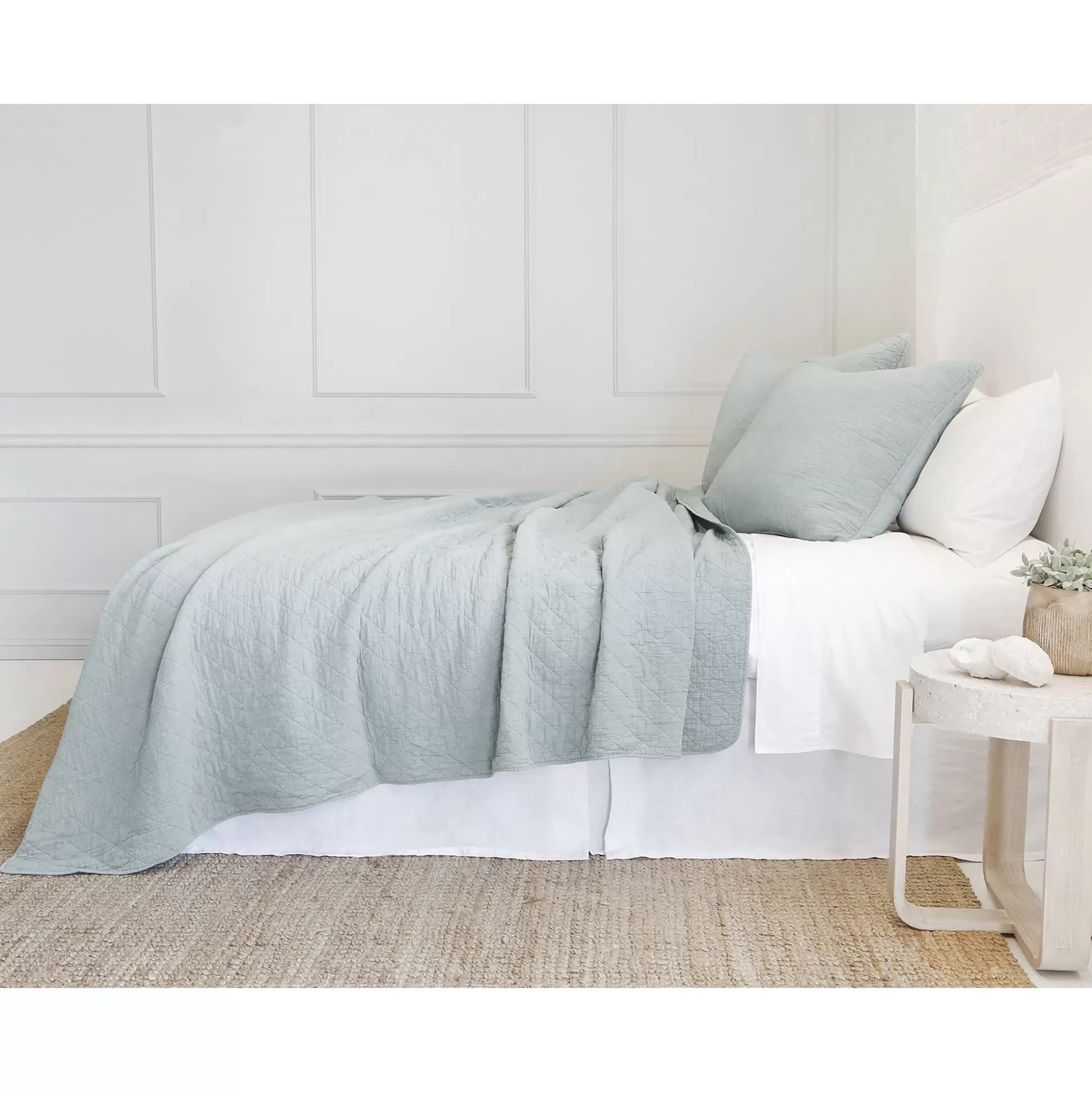 Huntington King Coverlet, Sea Glass^Be Home Best Sale