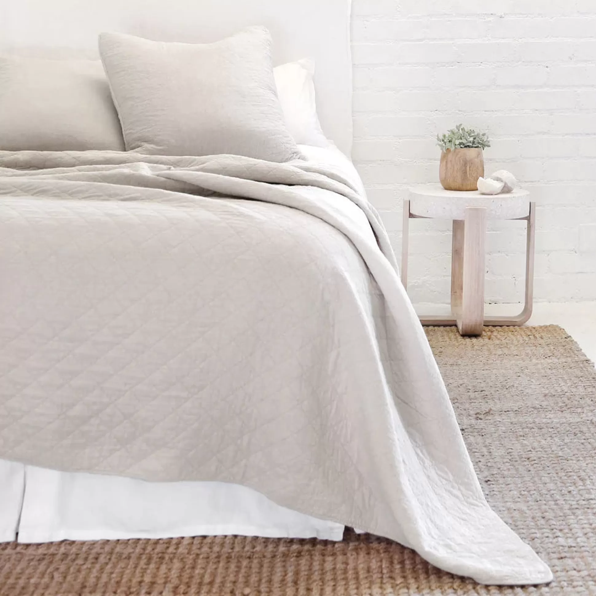 Huntington King Coverlet, Taupe^Be Home Hot