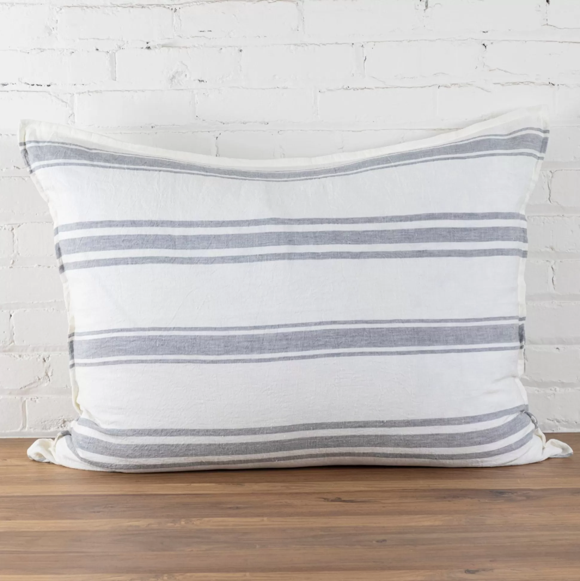 Jackson Big Pillow, Cream & Grey^Be Home Hot