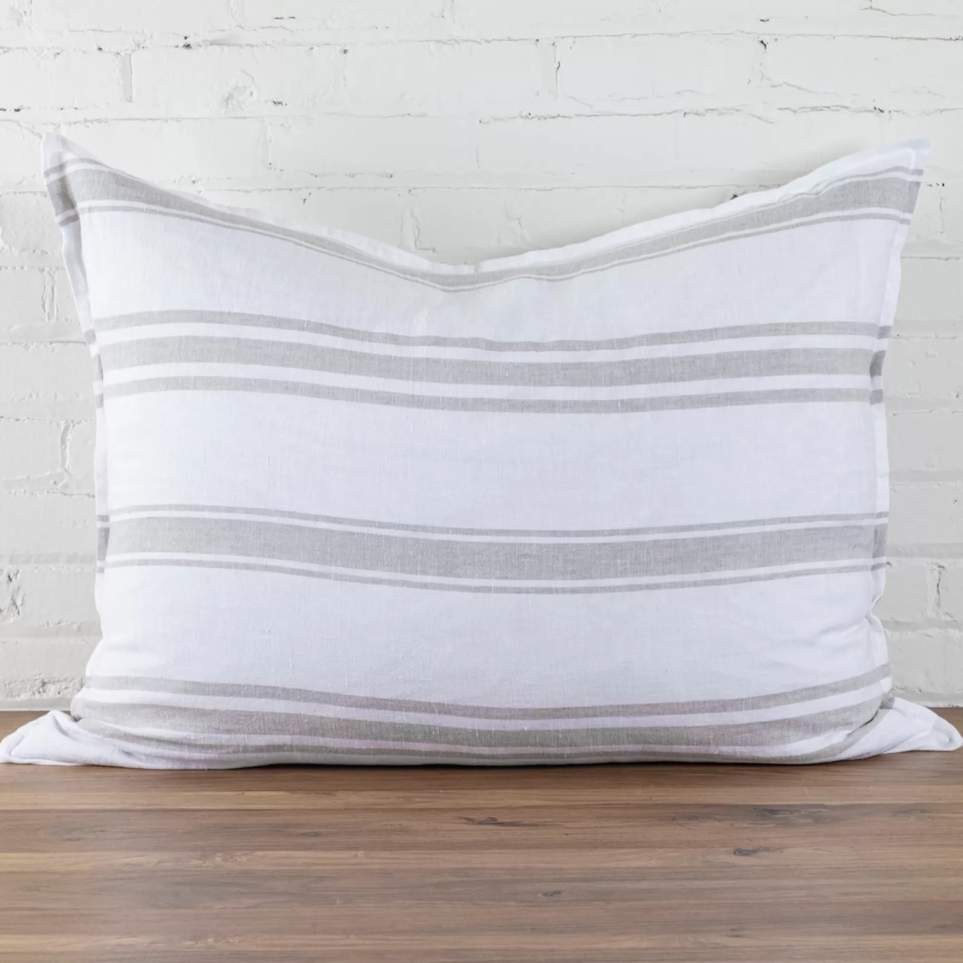 Jackson Big Pillow, White & Natural^Be Home Store