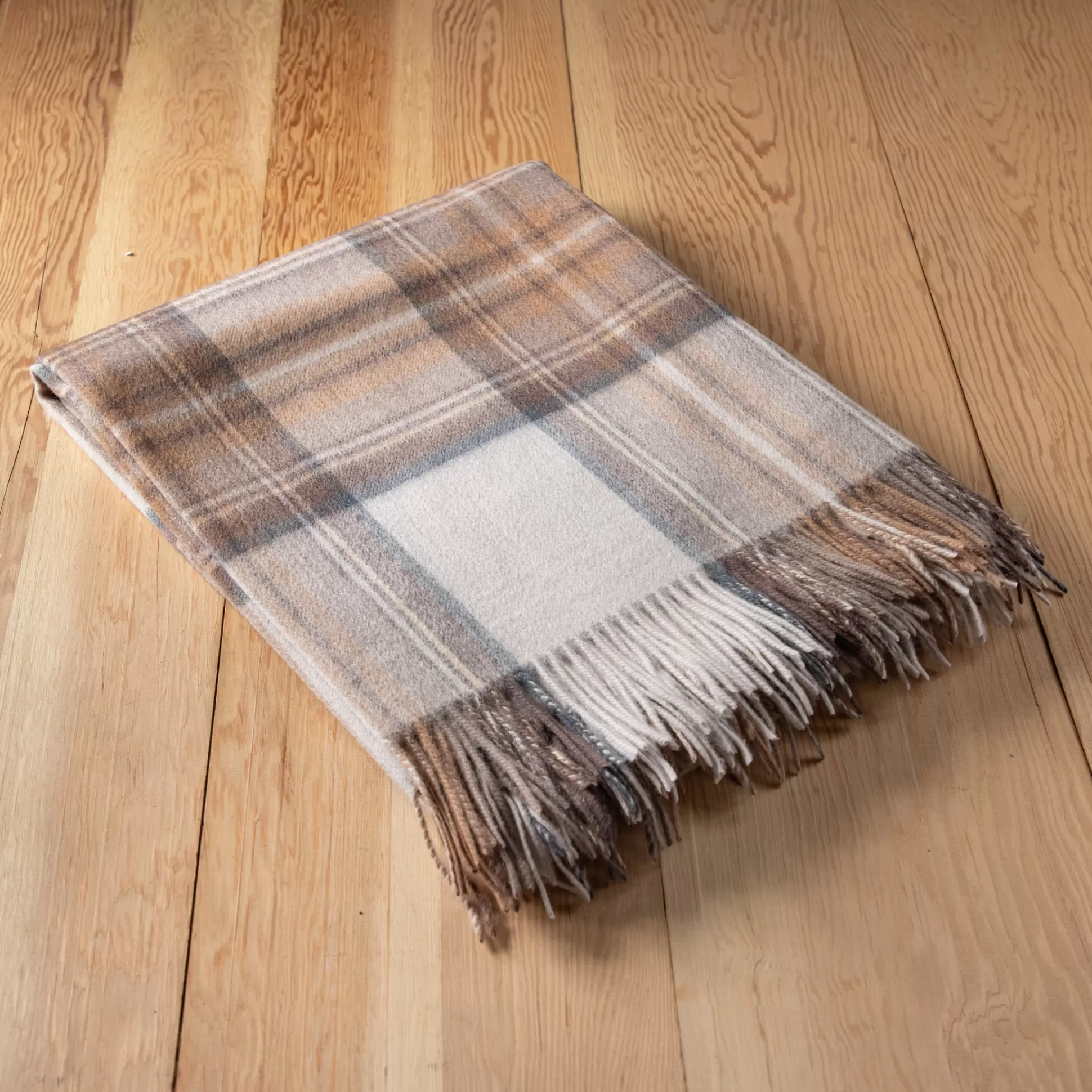 Lambswool Blanket in Stewart Natural Dress Tartan^Be Home Flash Sale