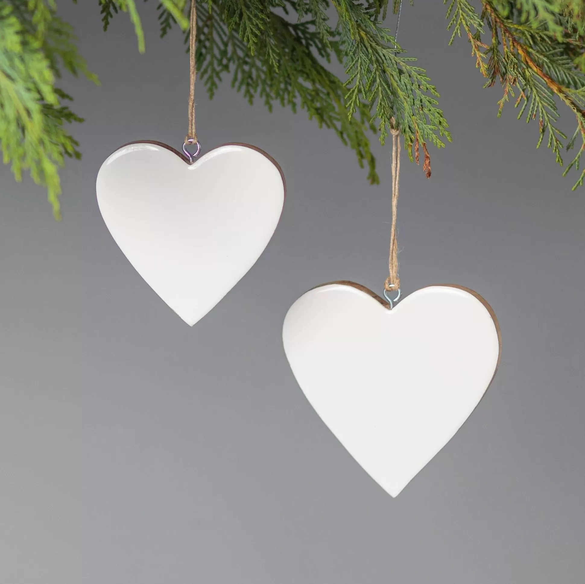 Mango Wood & Enamel Heart Ornament, Large^Be Home Online