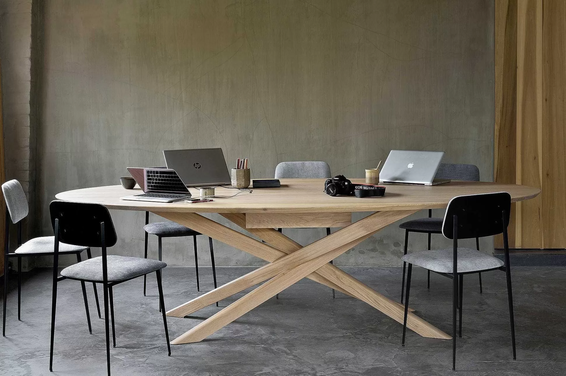 Be Home Meeting Tables<Mikado Solid Oak Meeting Table