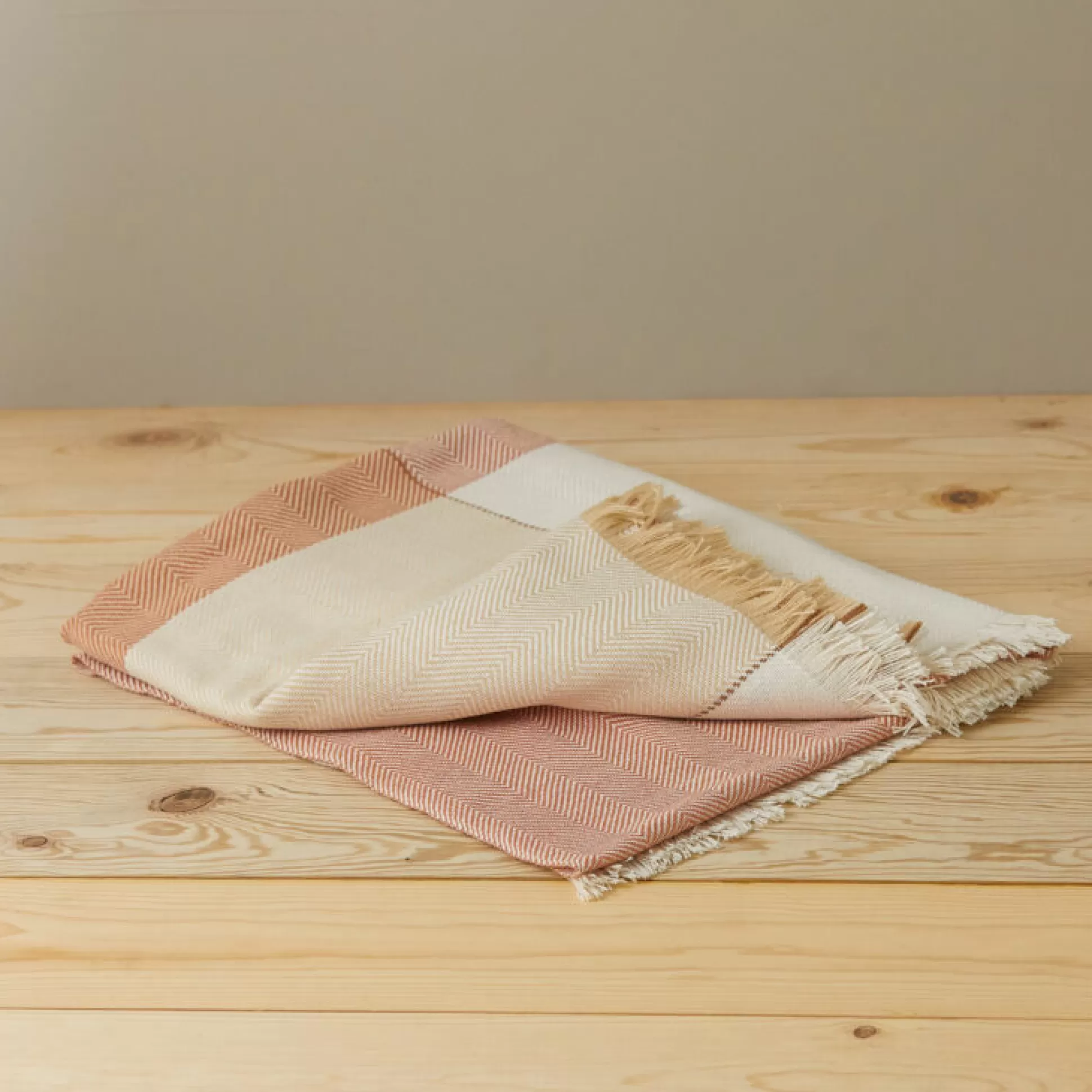 Miraflor Throw, Poppy^Be Home Cheap