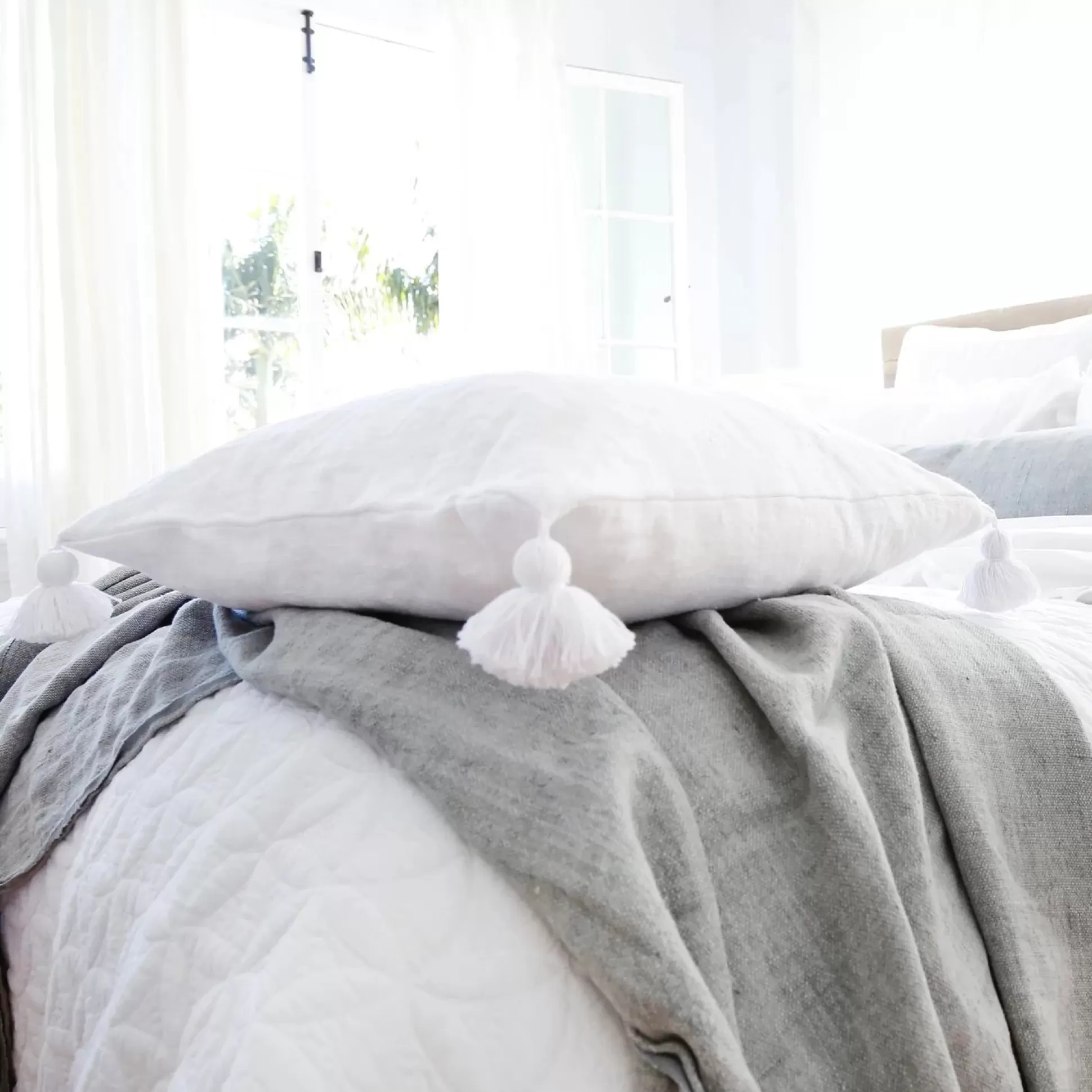 Montauk Square Pillow with Tassels, Pure White^Be Home Clearance