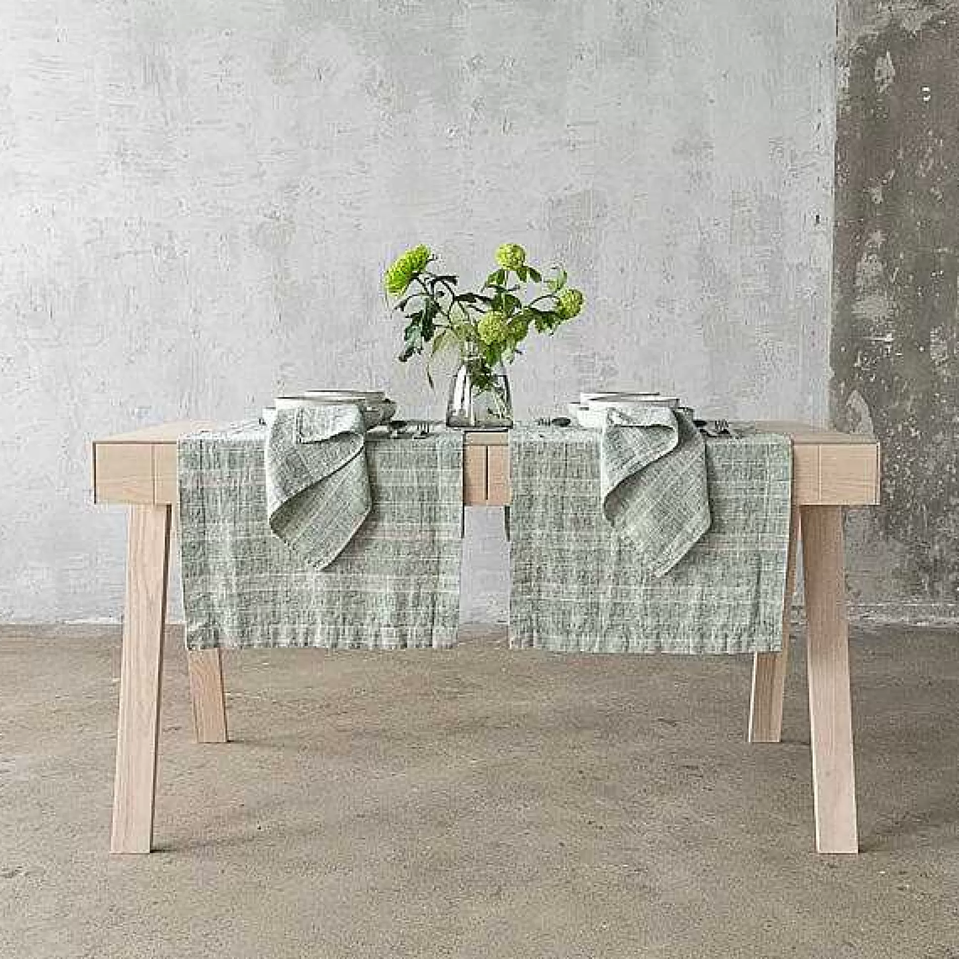 Be Home Table Linens<Multistripe Runner, Forest Green and Natural