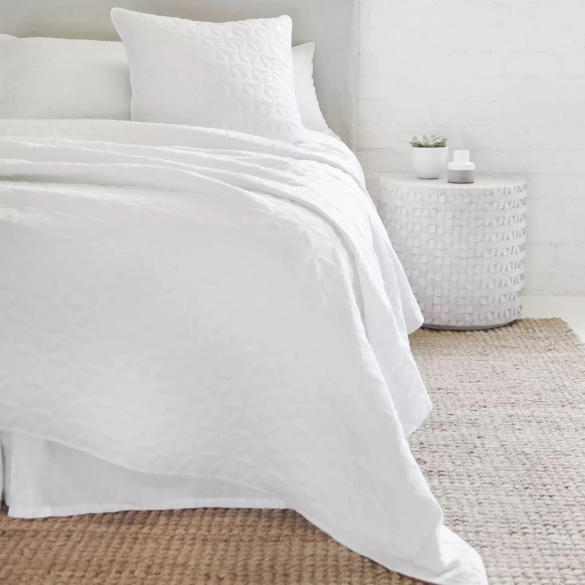 Oslo Queen Coverlet, White^Be Home Store