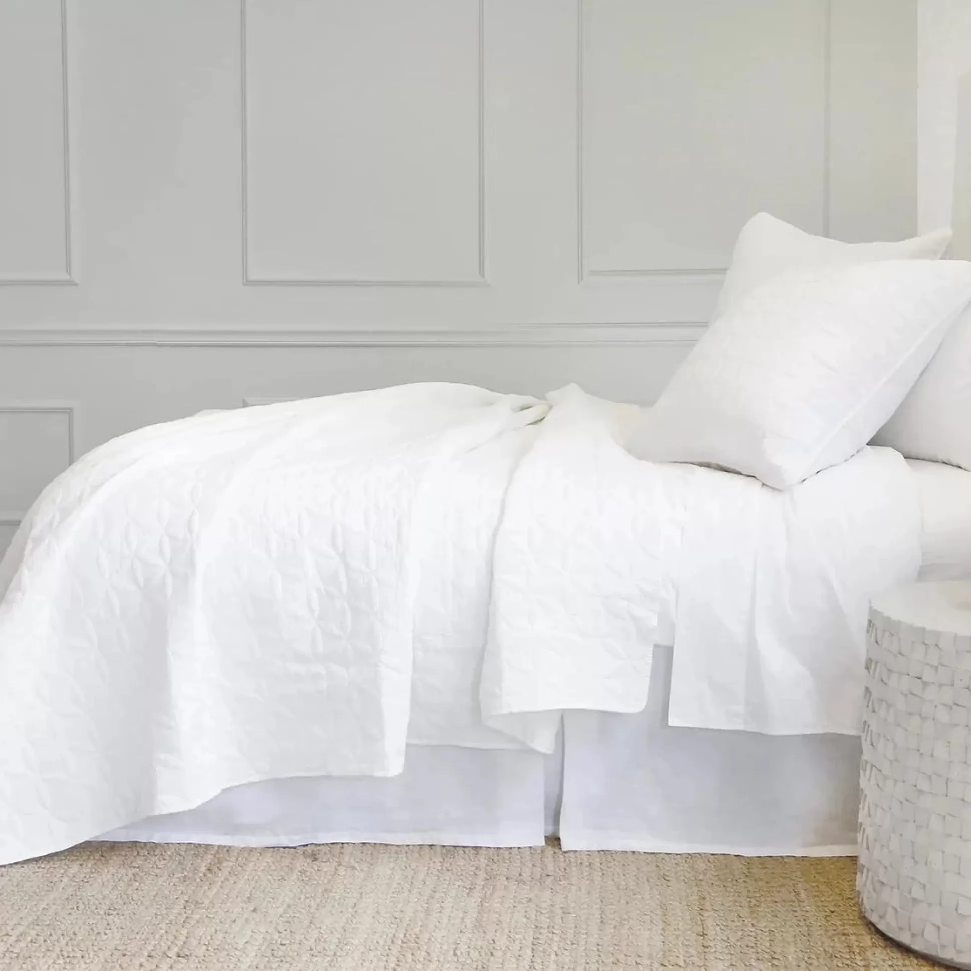 Oslo Queen Coverlet, White^Be Home Store