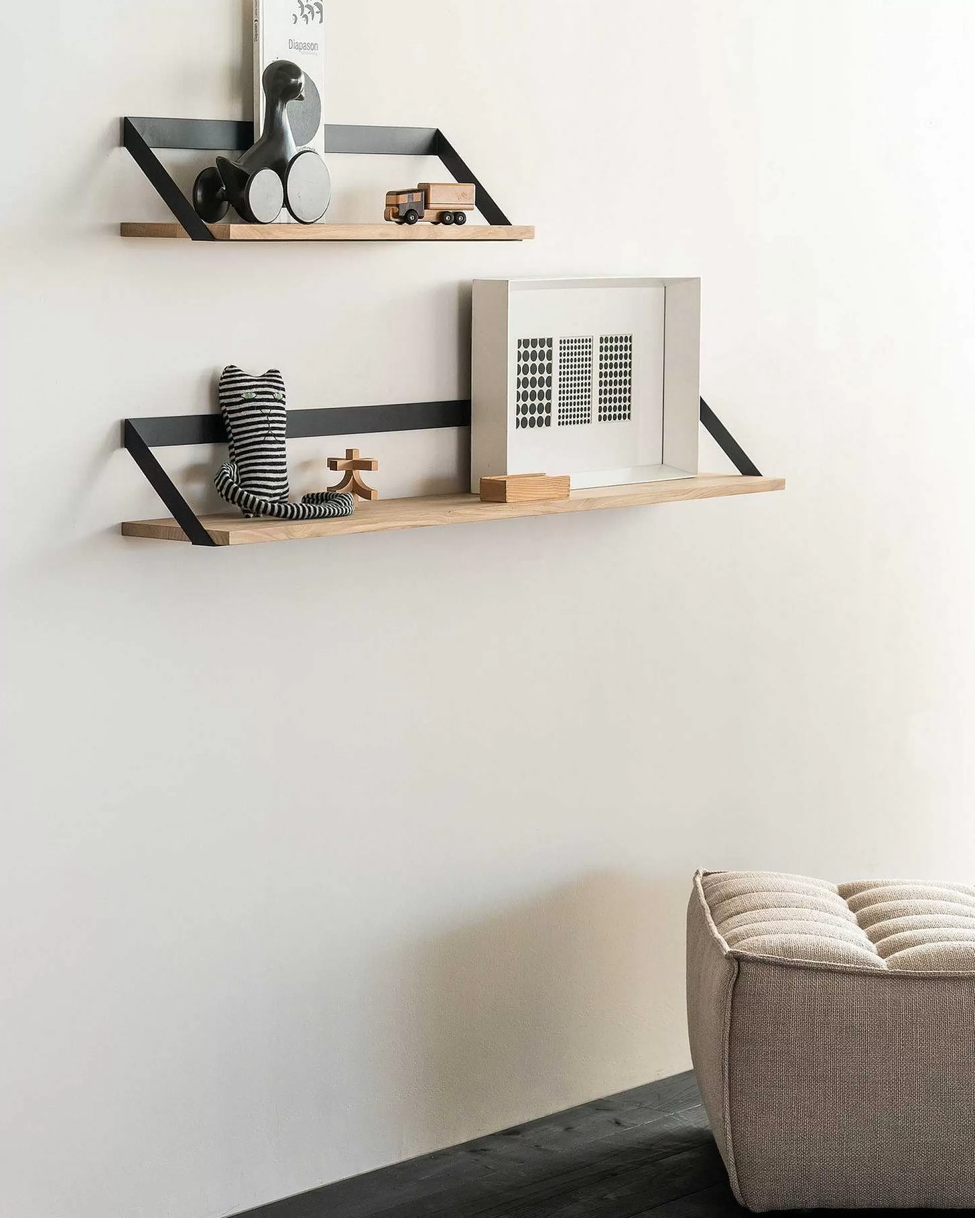 Be Home Shelving<Ribbon Solid Oak Shelf with Black Metal, 55"