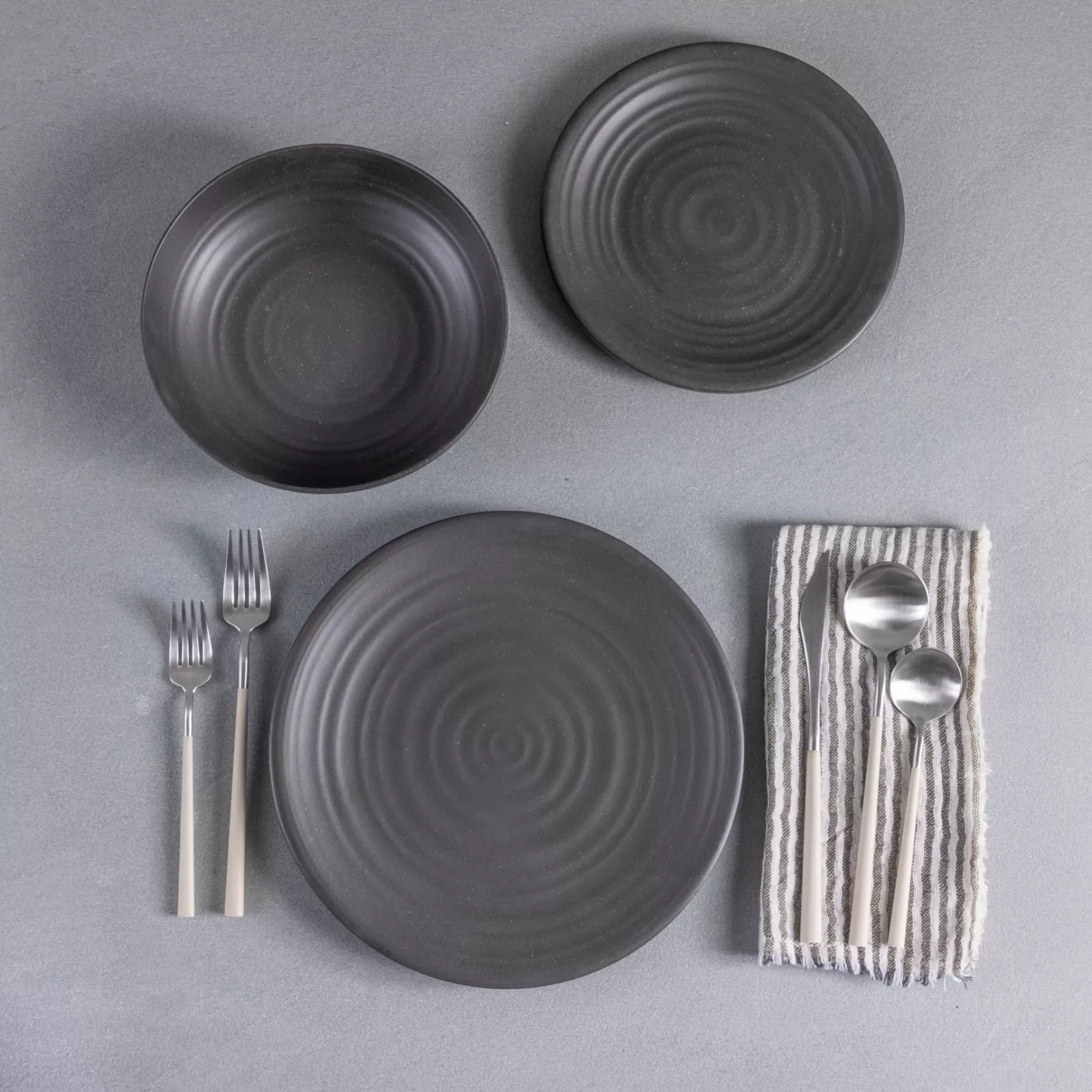 Sancha Organic Dinner Plate, Slate, Set of 4^Be Home Fashion