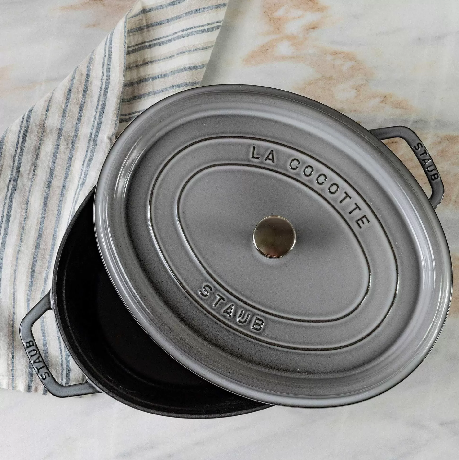 Be Home Cookware<Staub Oval Cocotte, 7qt, Graphite Grey