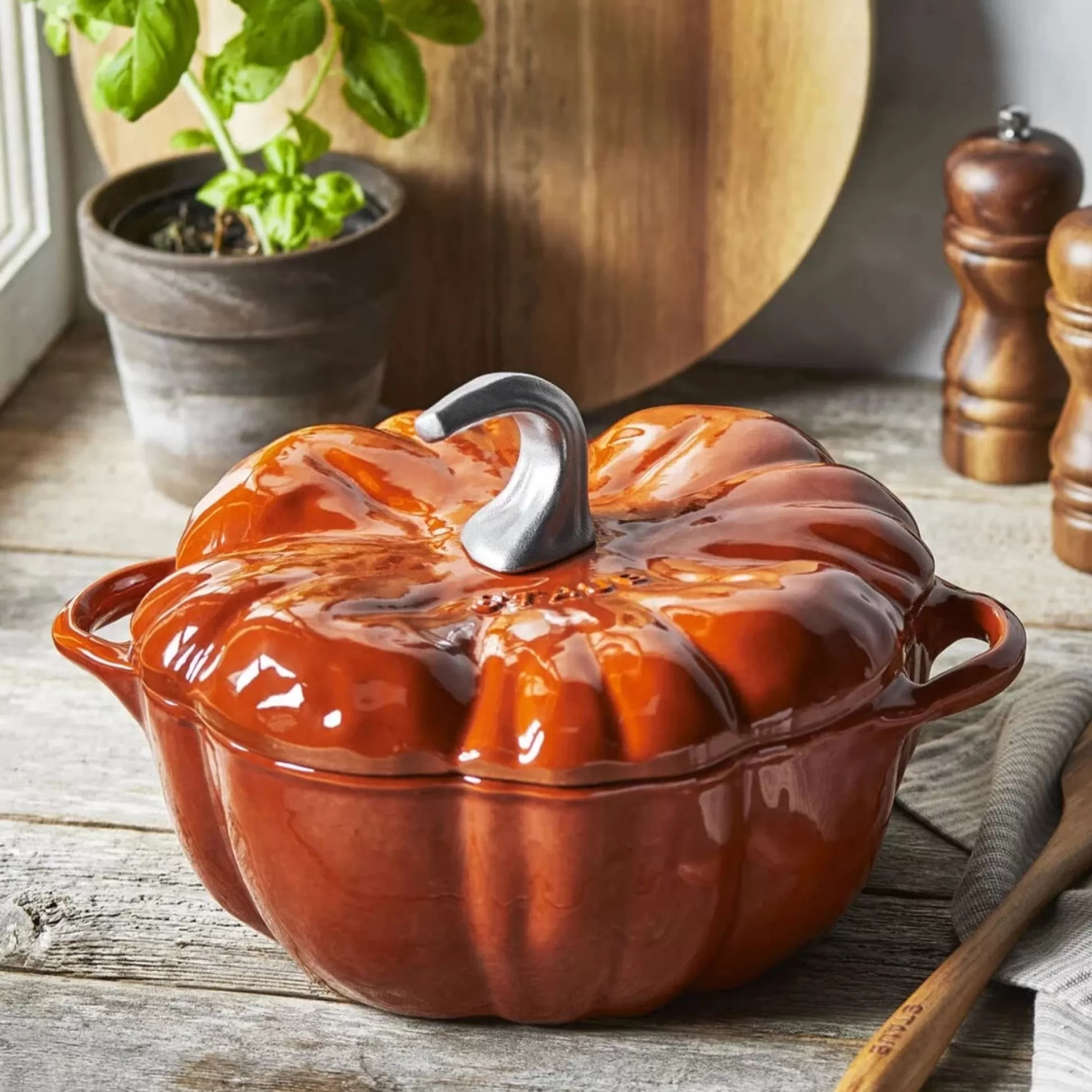 Staub Pumpkin Cocotte, 3.5qt, Burnt Orange^Be Home Clearance