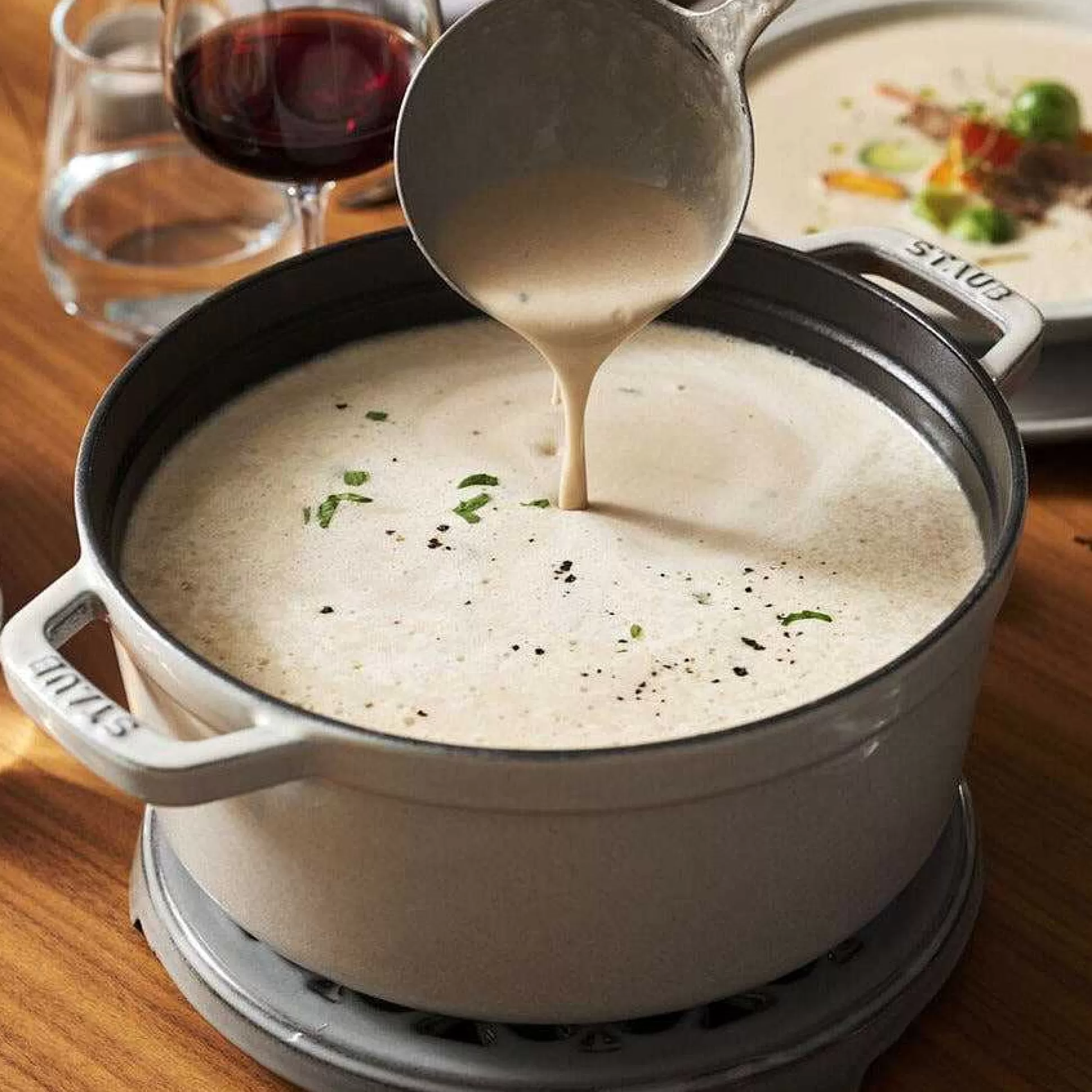 Be Home Let's Cook Sale<Staub Round Cocotte, 7qt, White Truffle