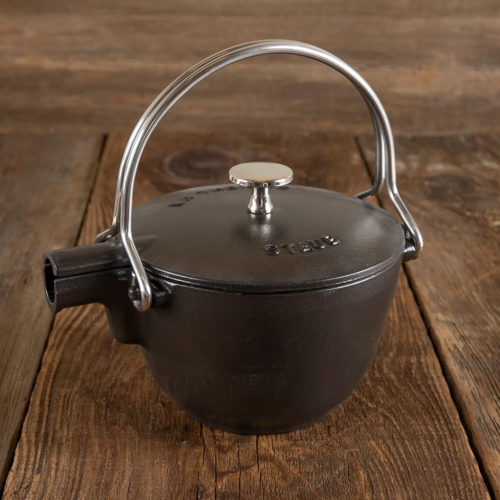 Staub Round Tea Kettle, 1qt, Black^Be Home Sale