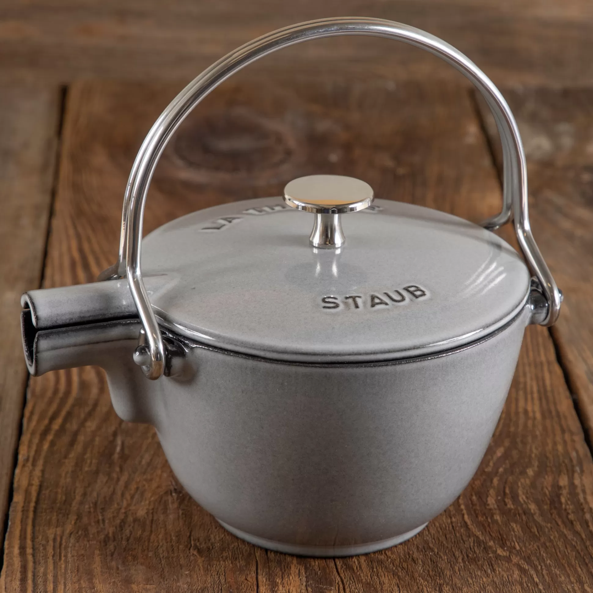 Staub Round Tea Kettle, 1qt, Graphite Grey^Be Home Online