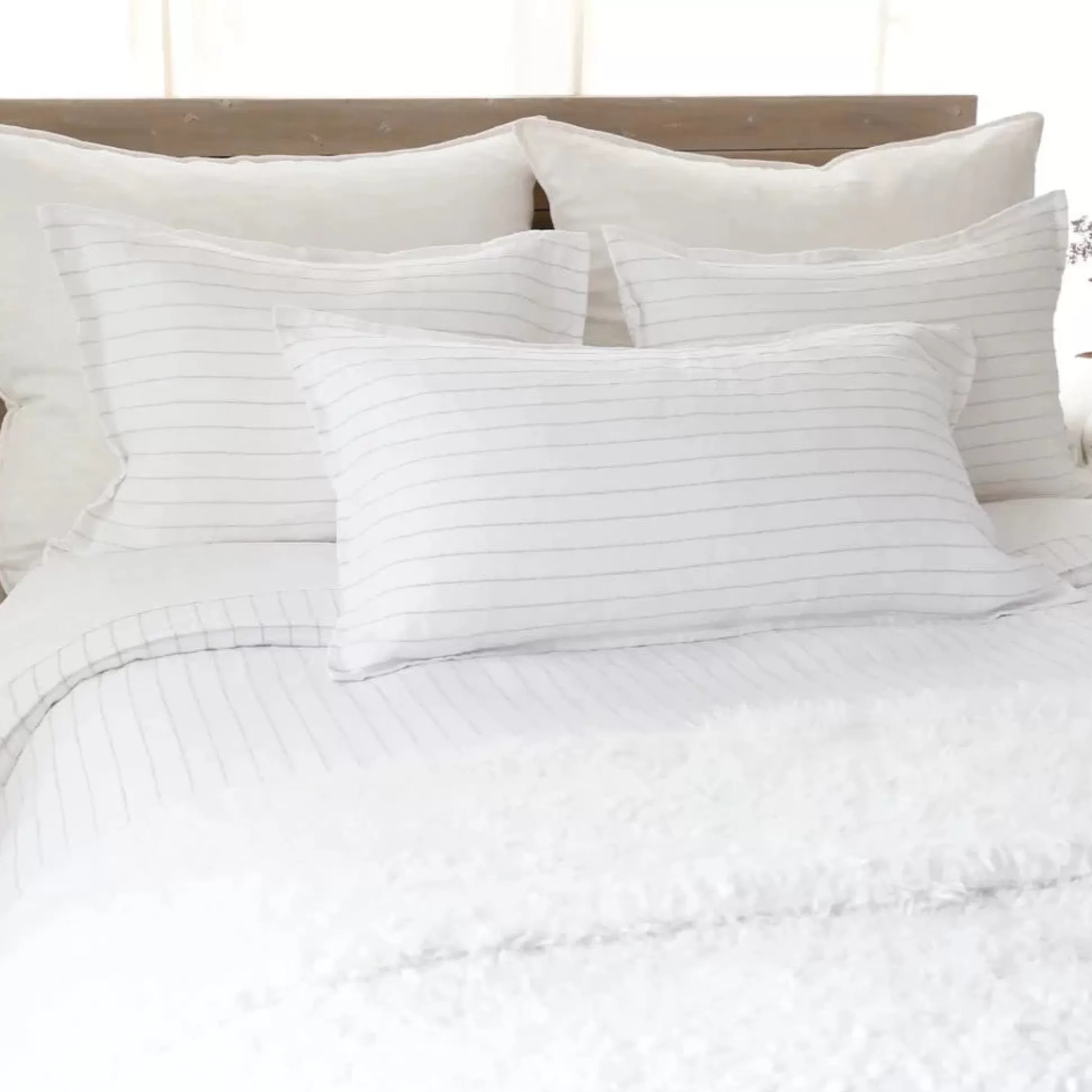 Tula Oversized Throw, White^Be Home Hot