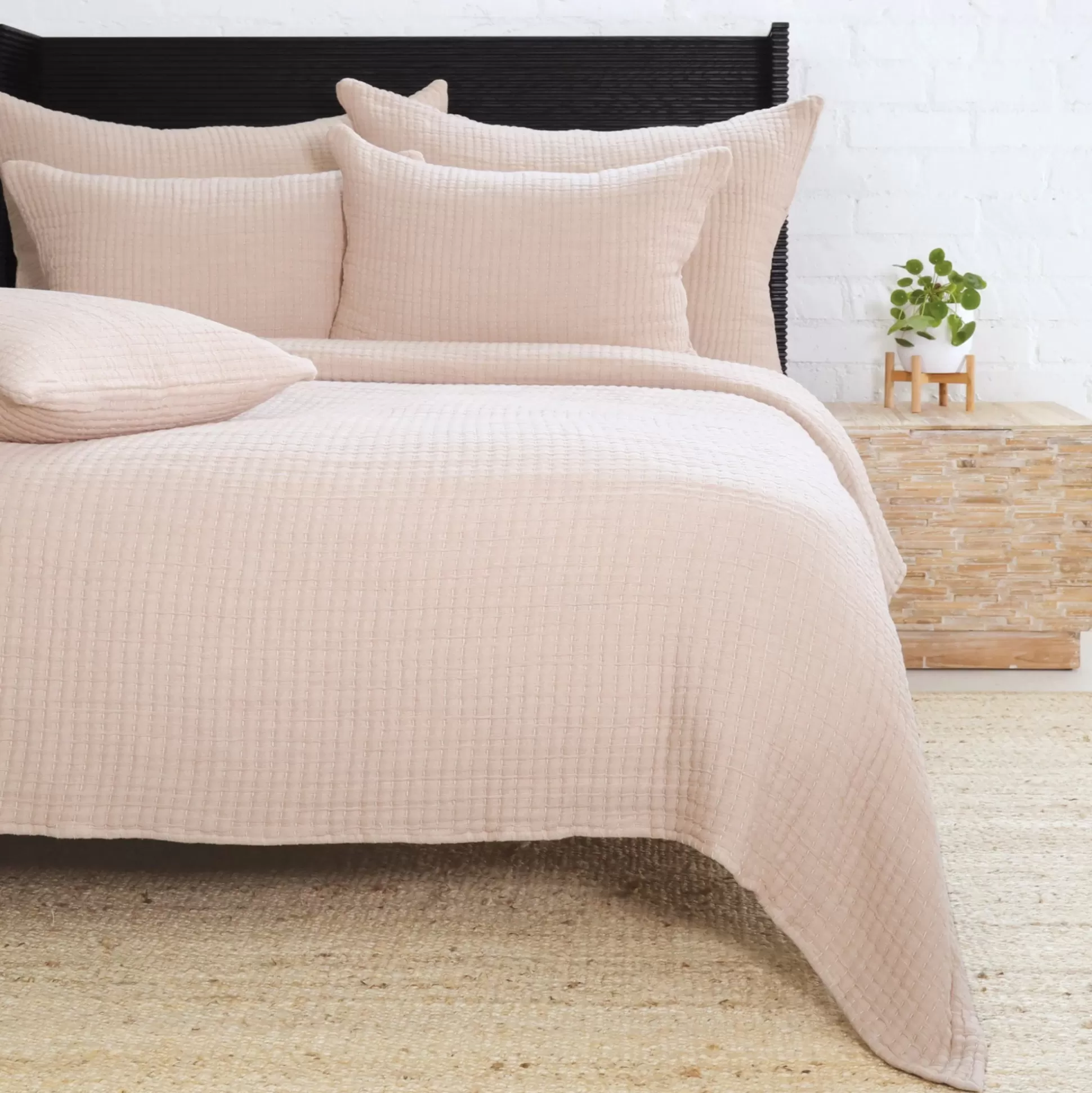 Vancouver King Coverlet, Amber^Be Home Best