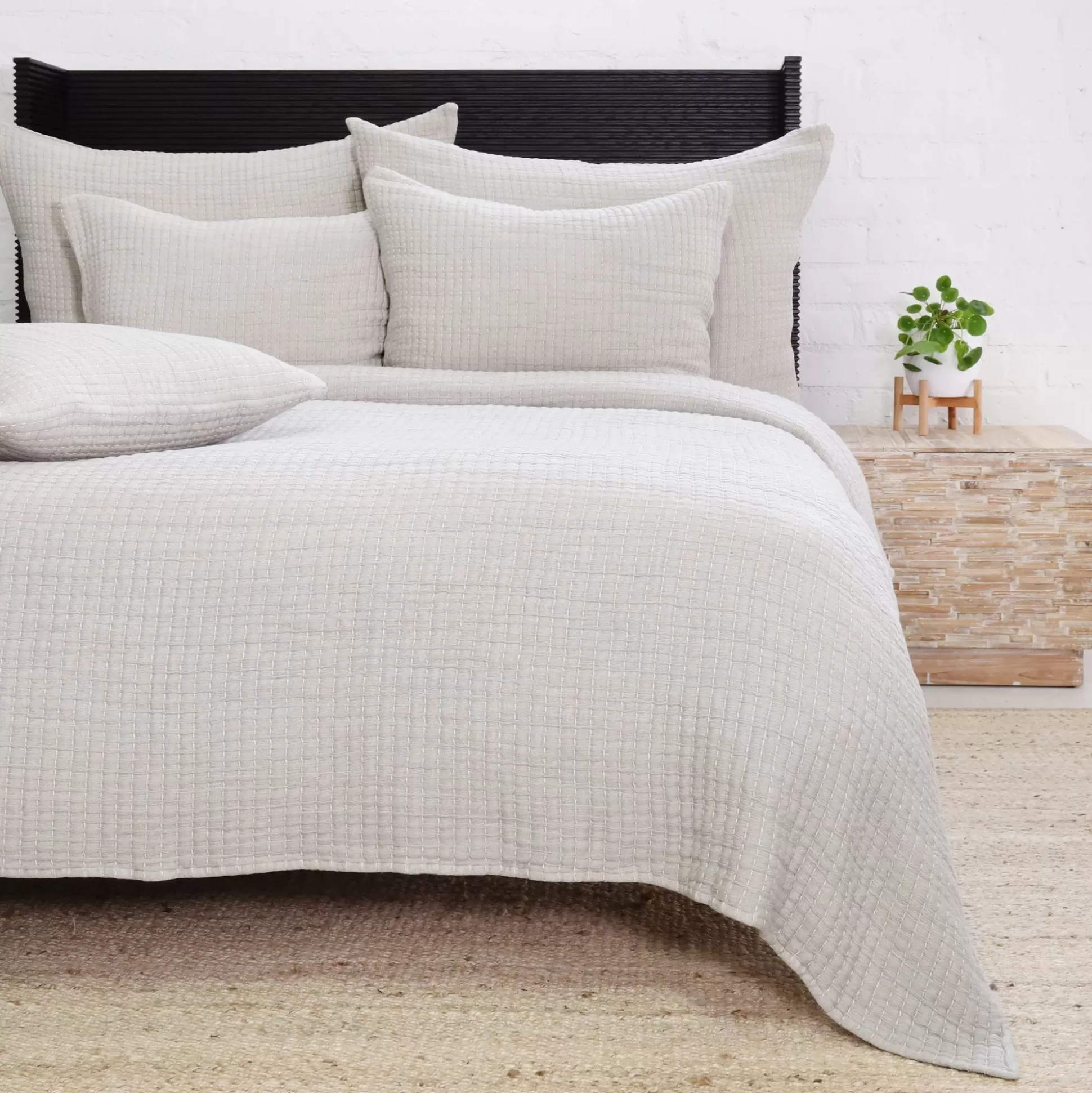 Vancouver King Coverlet, Grey^Be Home Flash Sale