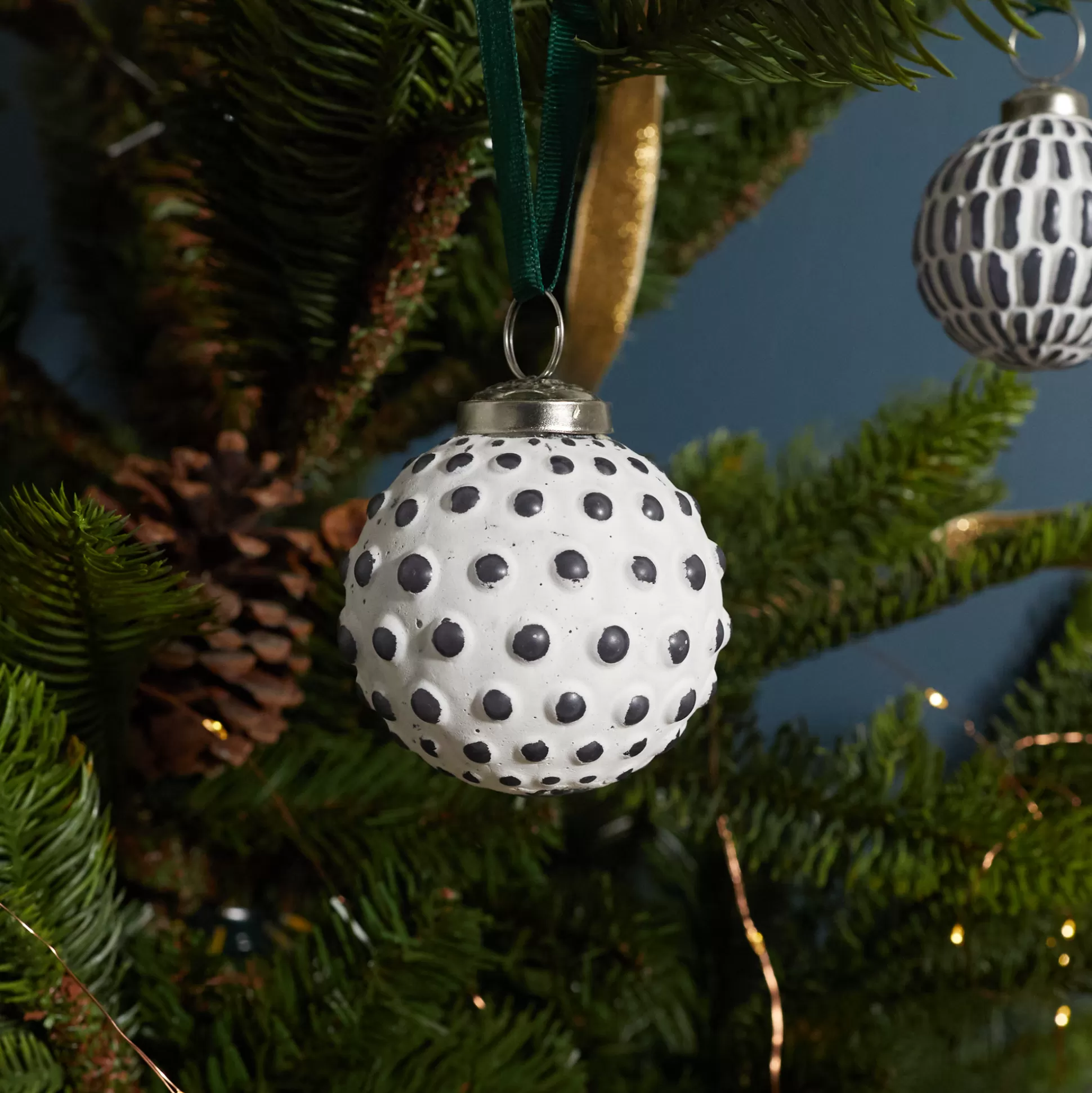 White & Grey Glass Ornament, Dotted Ball^Be Home Clearance