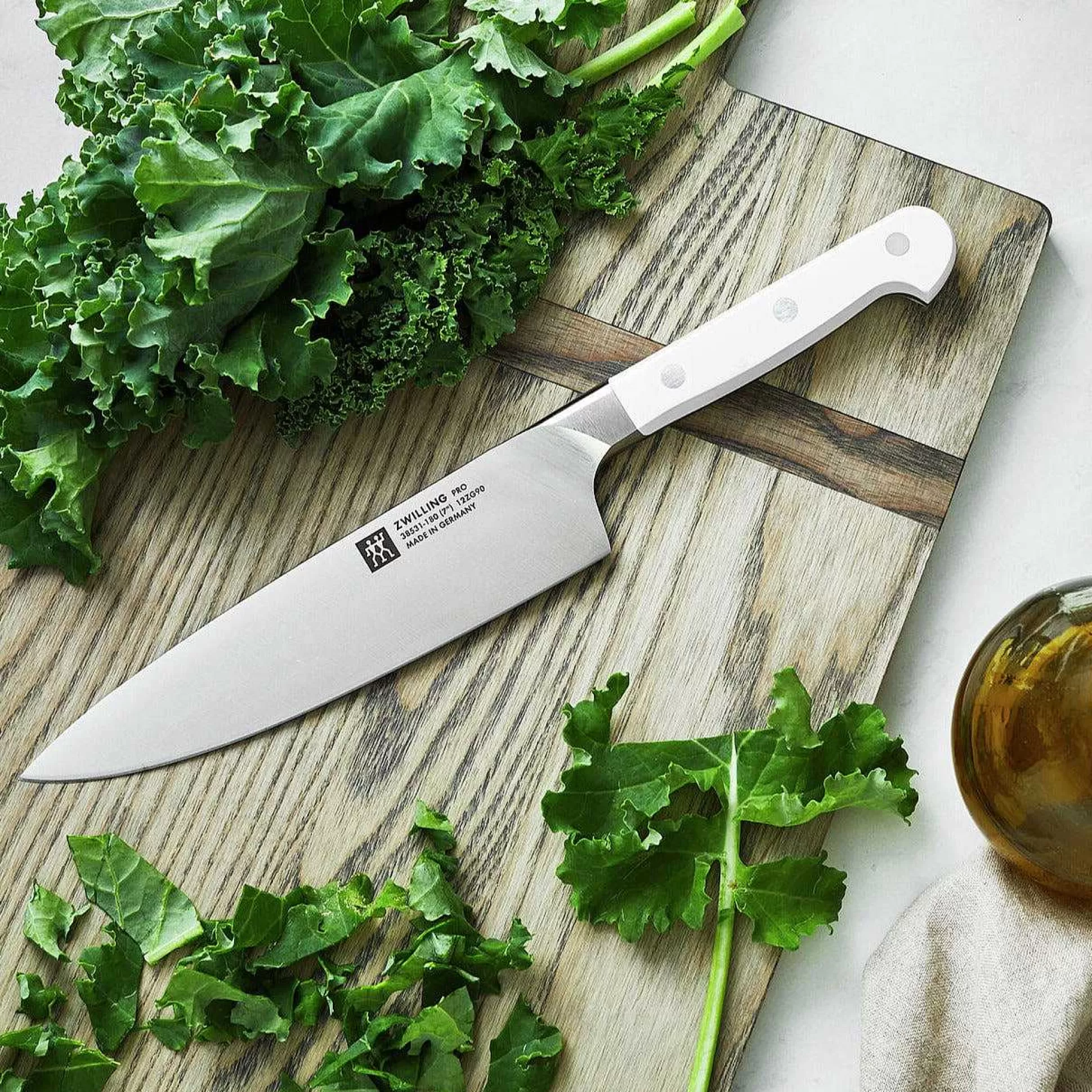 Be Home Let's Cook Sale<Zwilling Pro Le Blanc, 7" Chef's Slim Knife